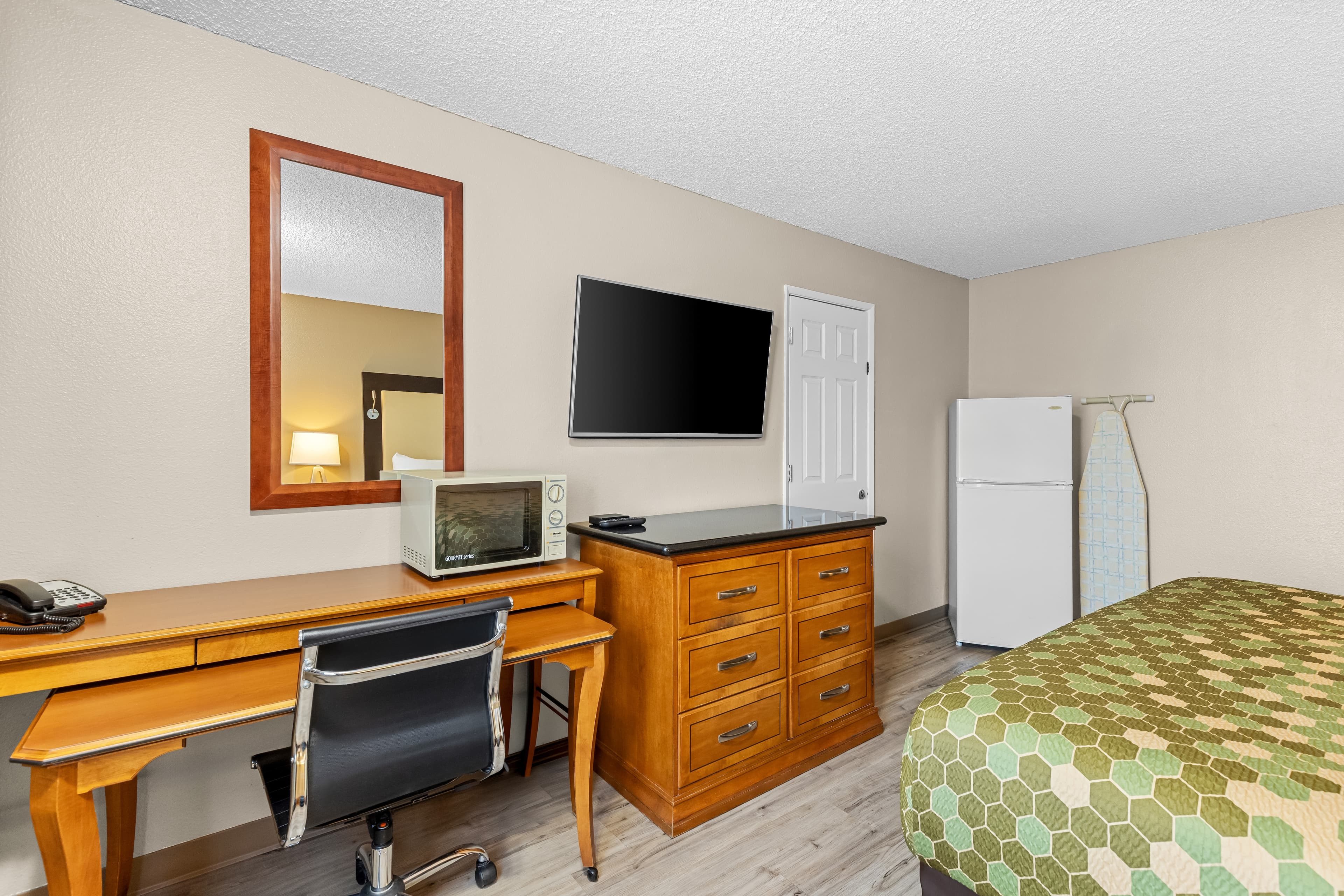 Rodeway Inn & Suites Portland West - Beaverton - Image 4
