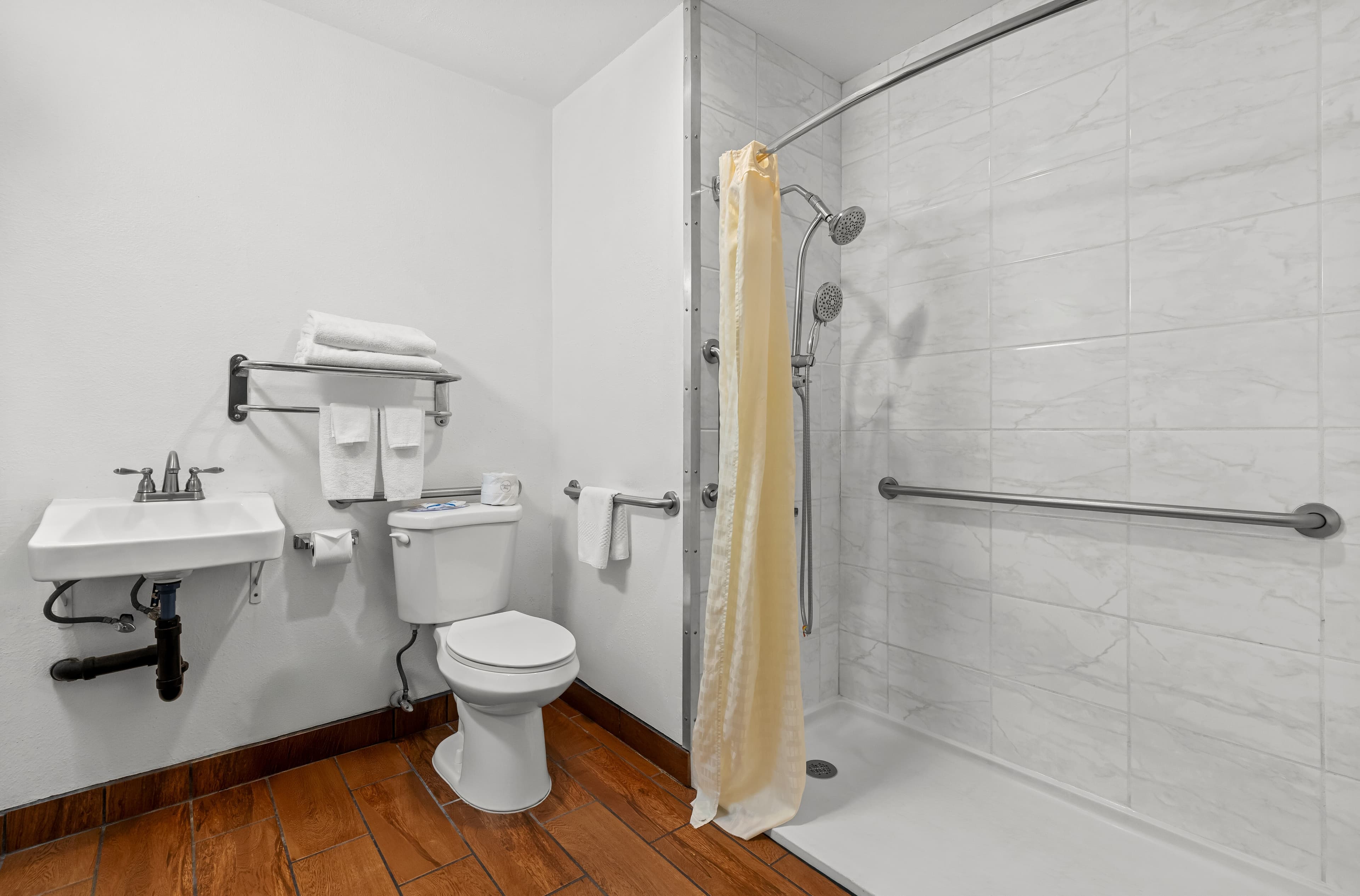 Rodeway Inn & Suites Portland West - Beaverton - Image 5