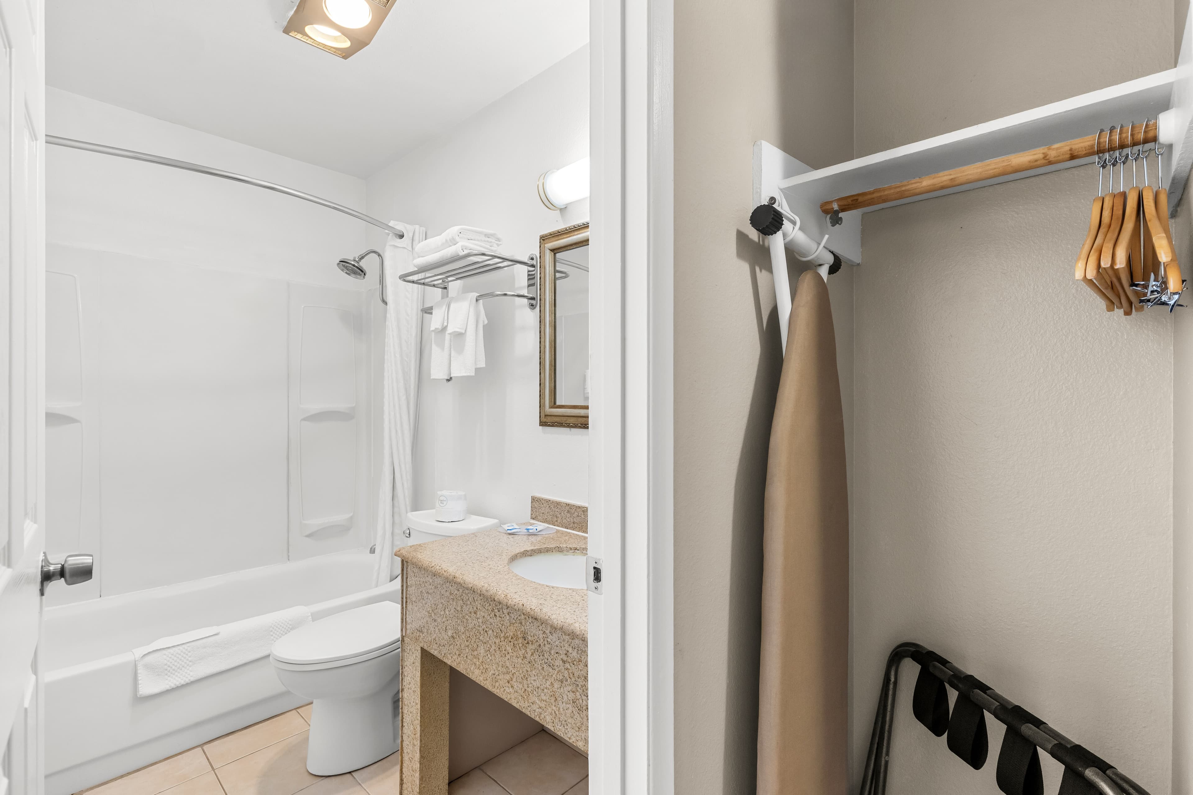Rodeway Inn & Suites Portland West - Beaverton — 8