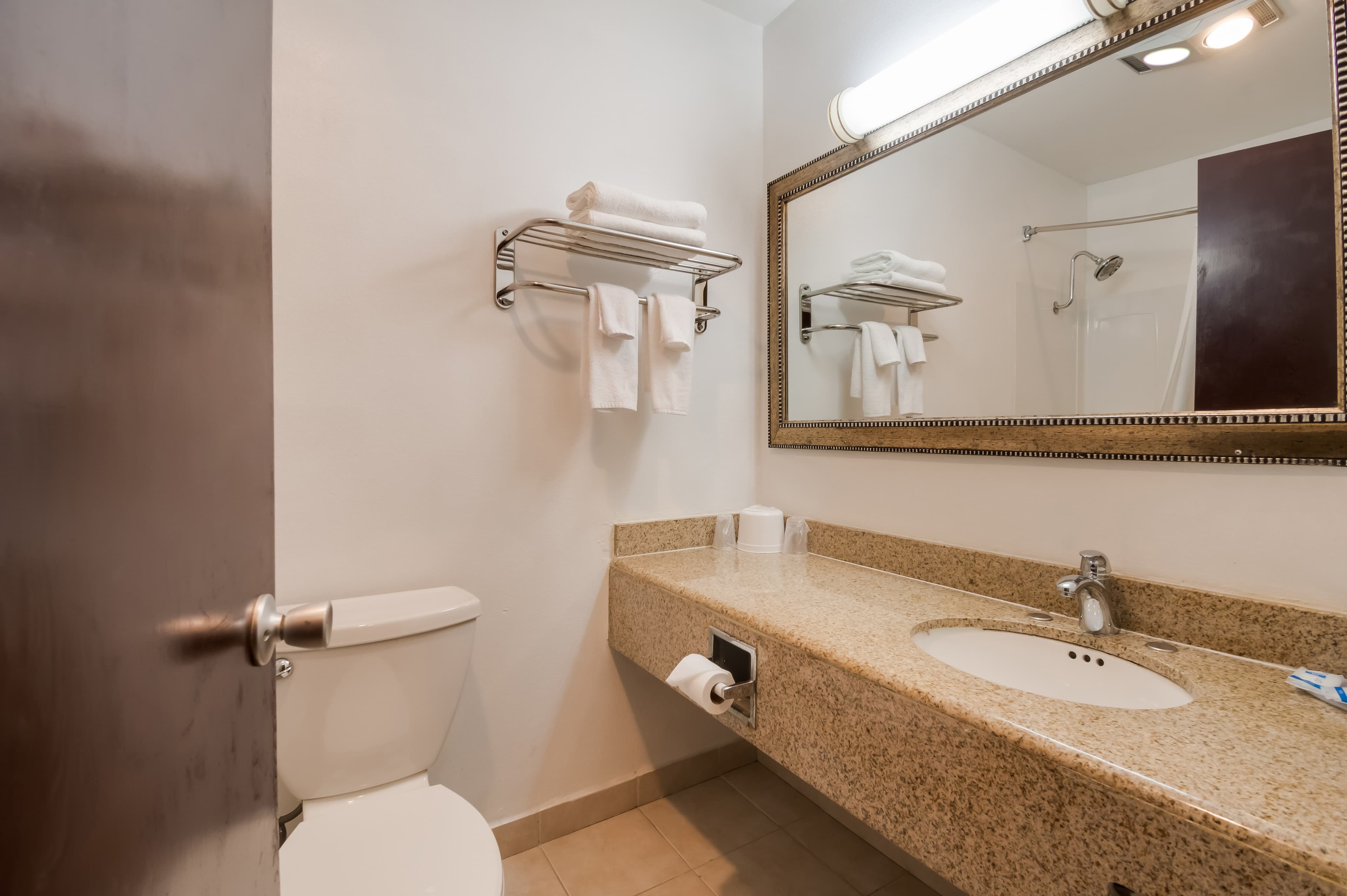 Rodeway Inn & Suites Portland West - Beaverton — 9
