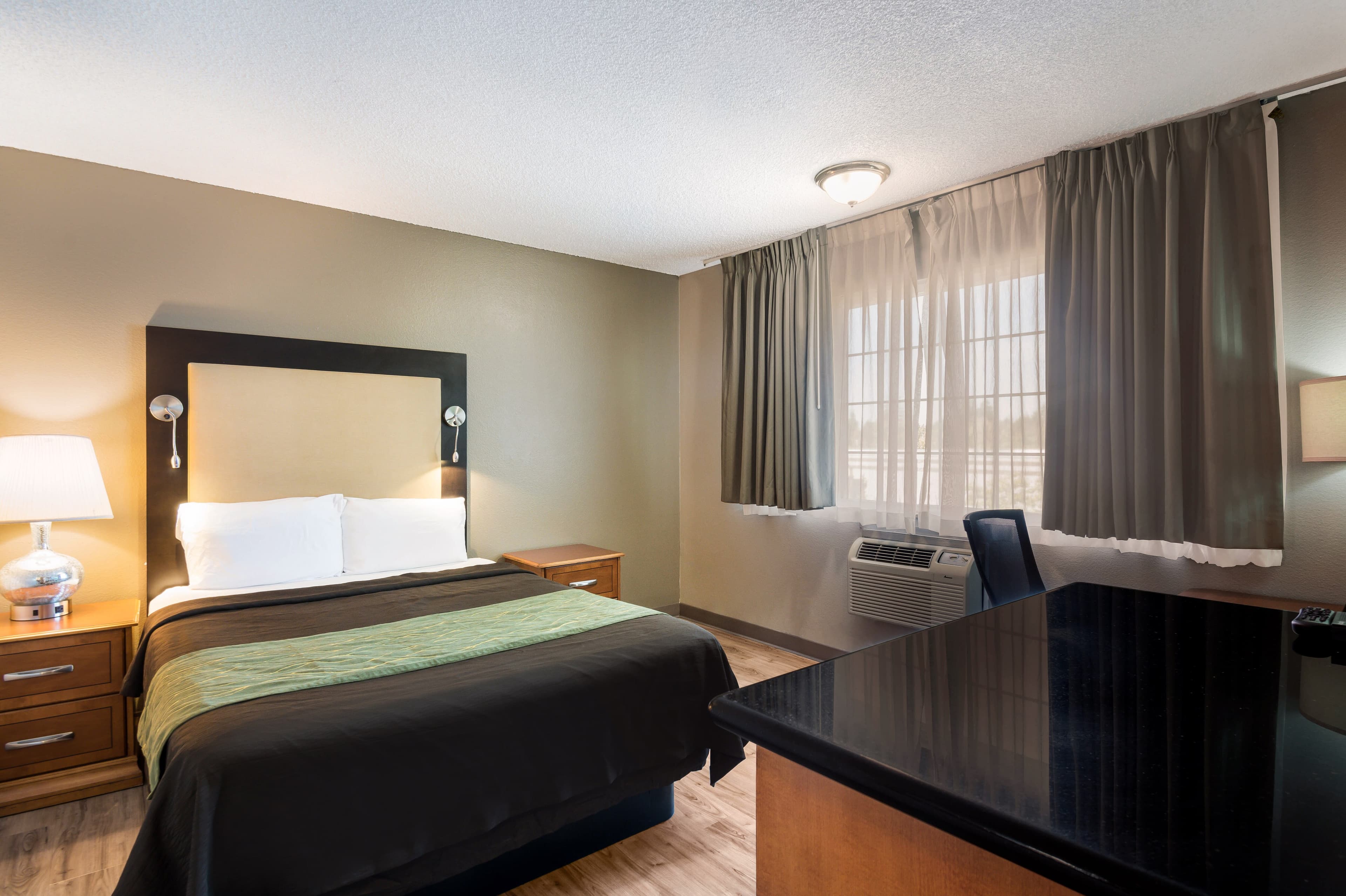 Rodeway Inn & Suites Portland West - Beaverton — 10