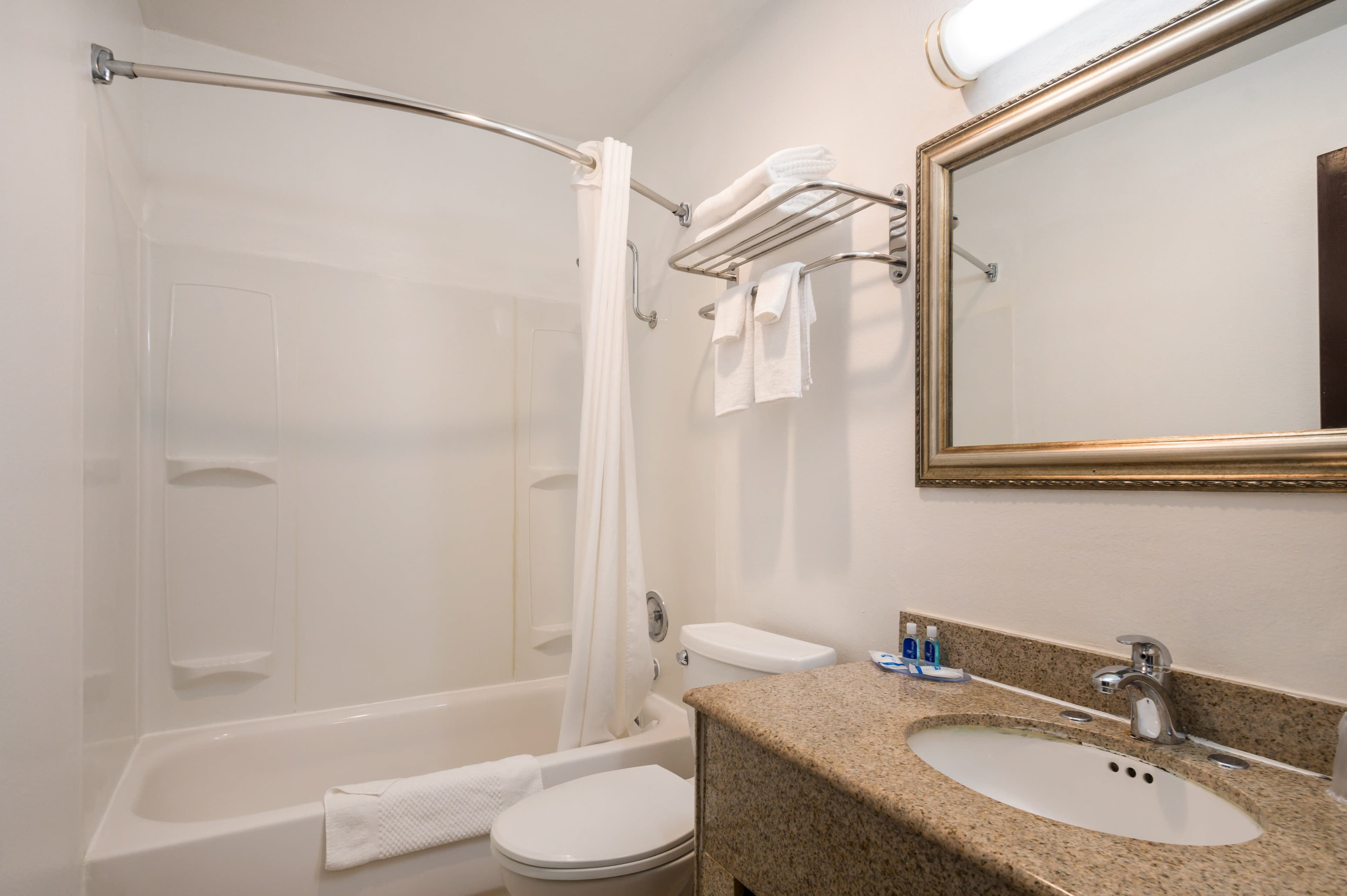 Rodeway Inn & Suites Portland West - Beaverton — 13