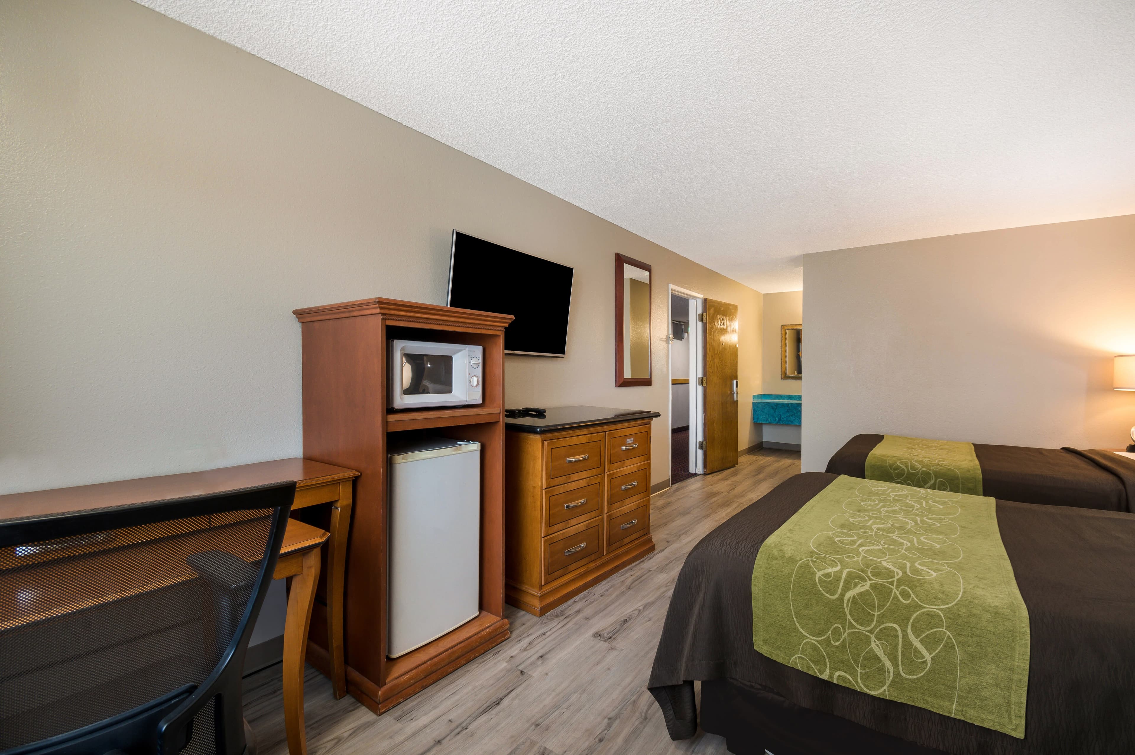 Rodeway Inn & Suites Portland West - Beaverton — 15