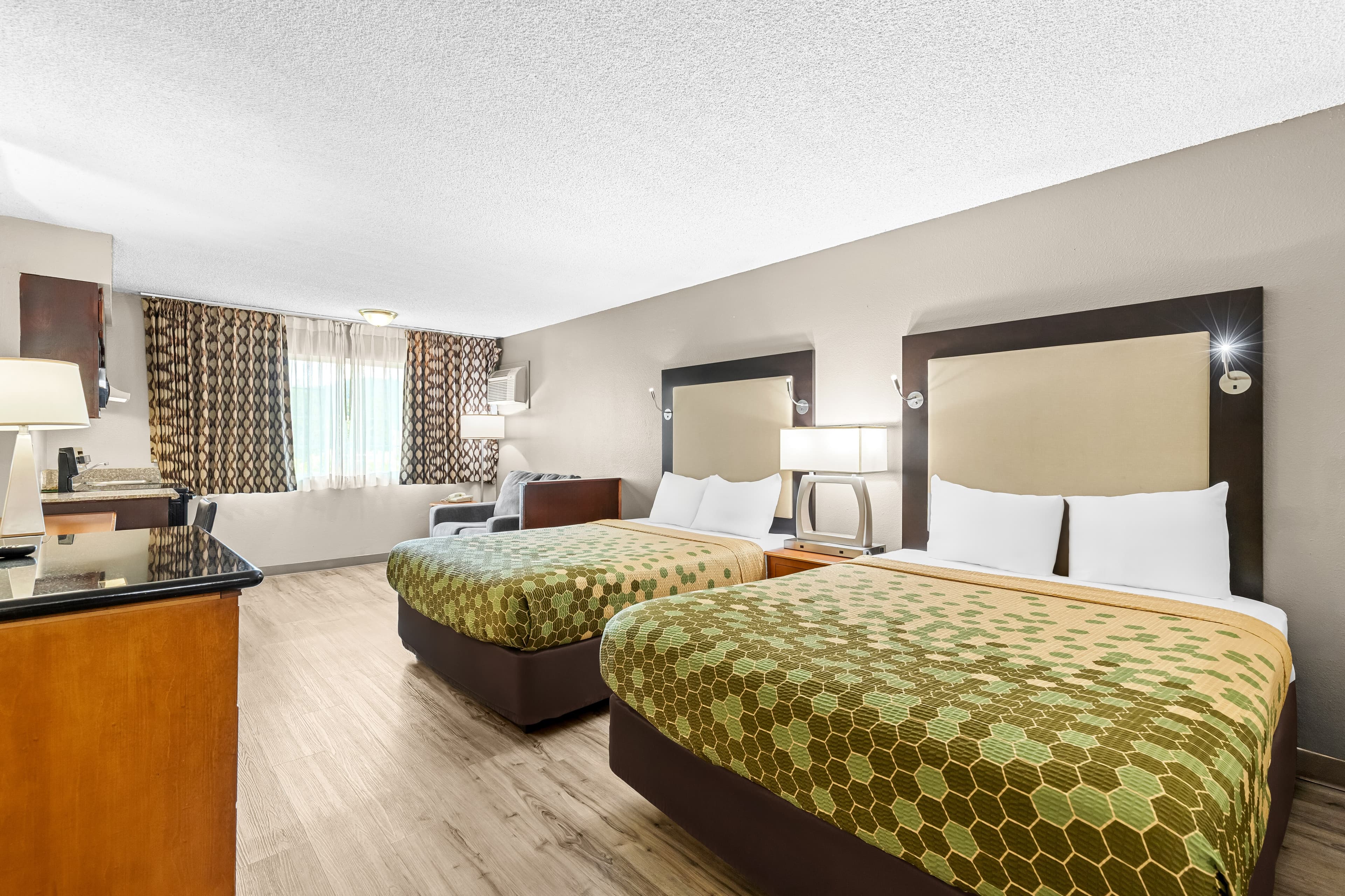 Rodeway Inn & Suites Portland West - Beaverton — 14