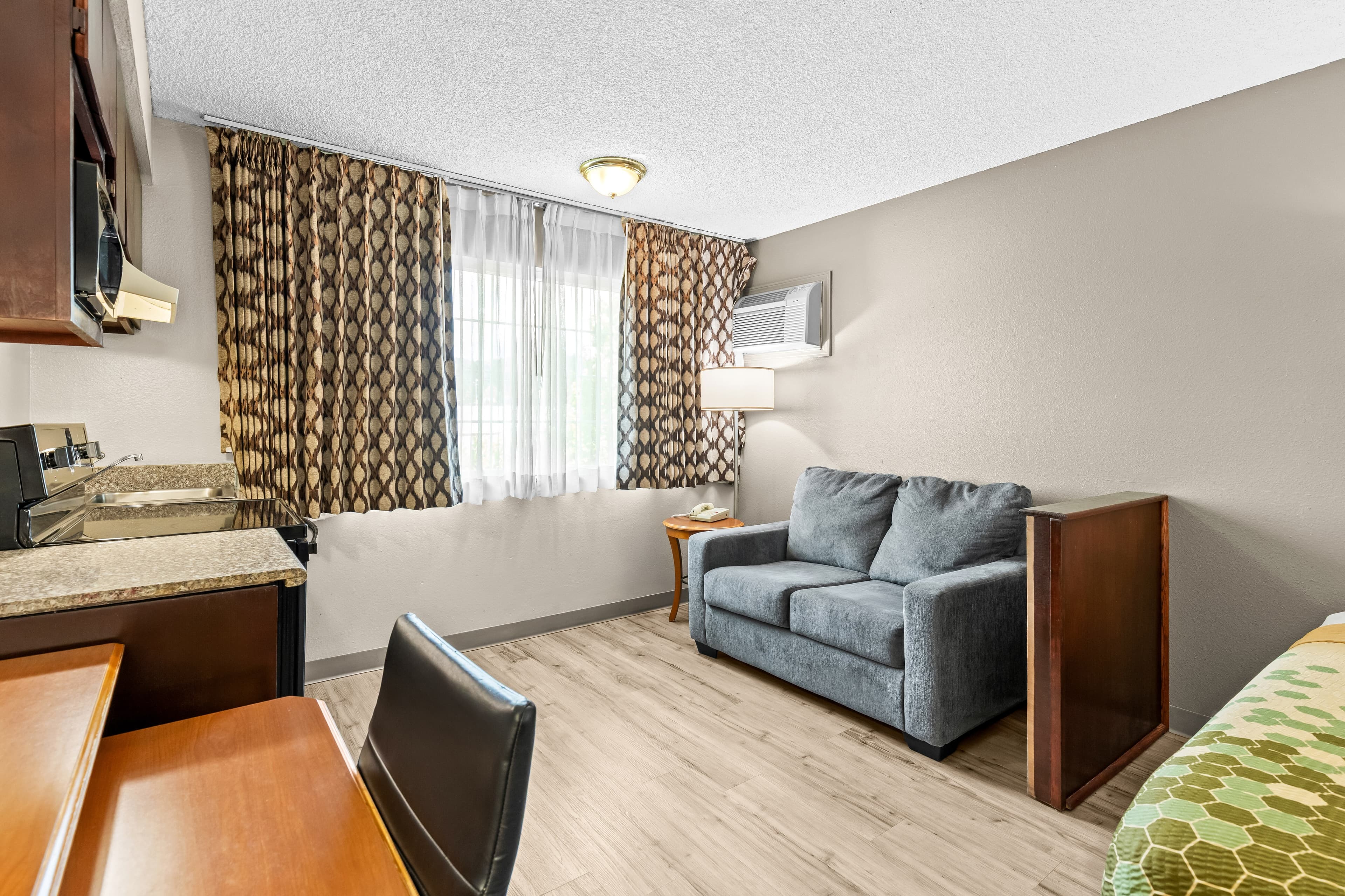 Rodeway Inn & Suites Portland West - Beaverton — 16