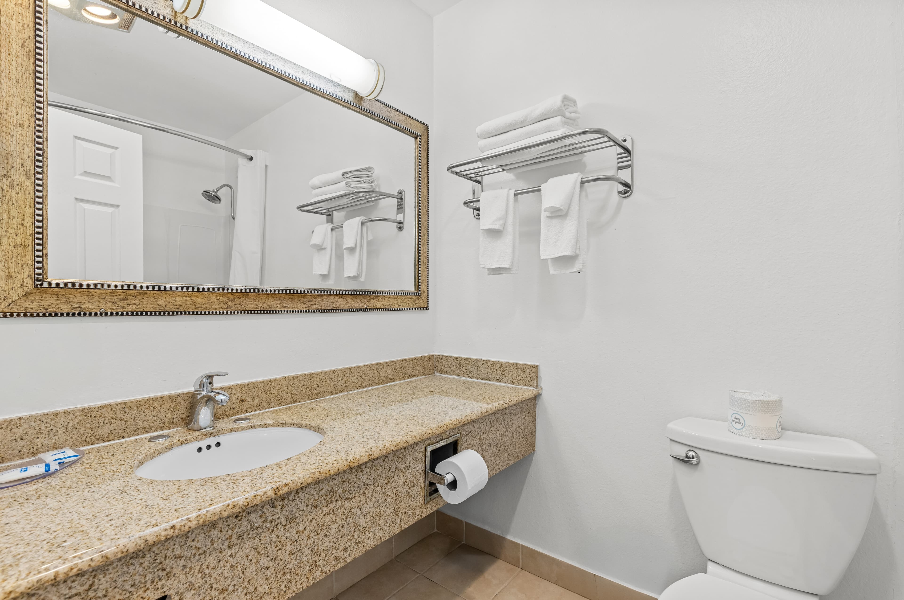Rodeway Inn & Suites Portland West - Beaverton — 17