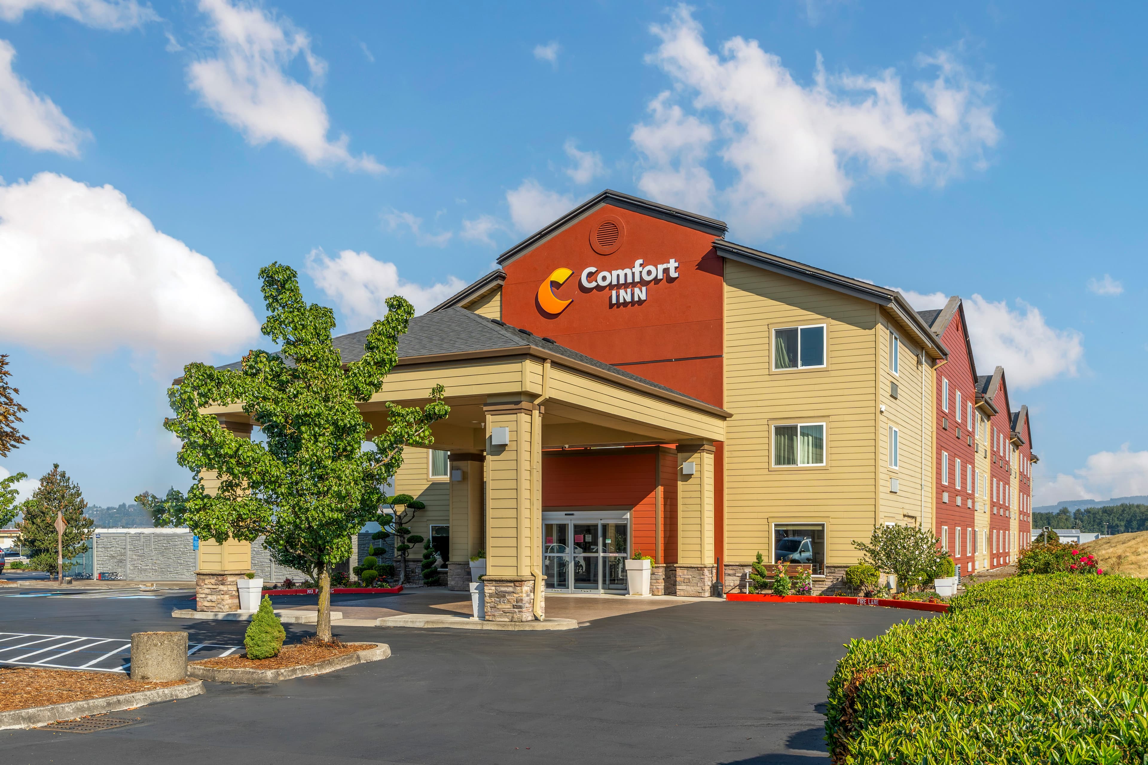 Comfort Inn Troutdale-Portland East - Image 1
