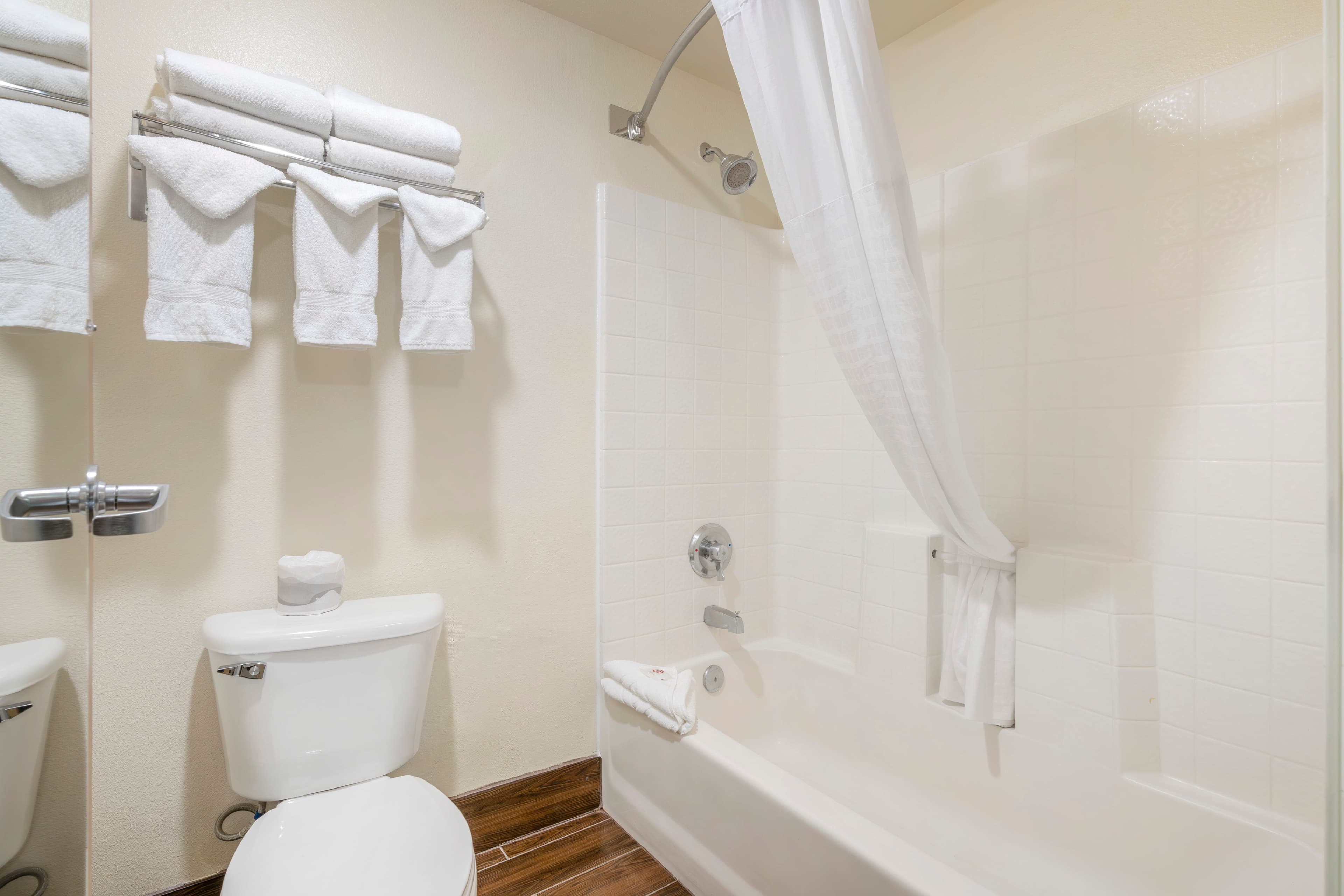 Comfort Inn Troutdale-Portland East - Image 5