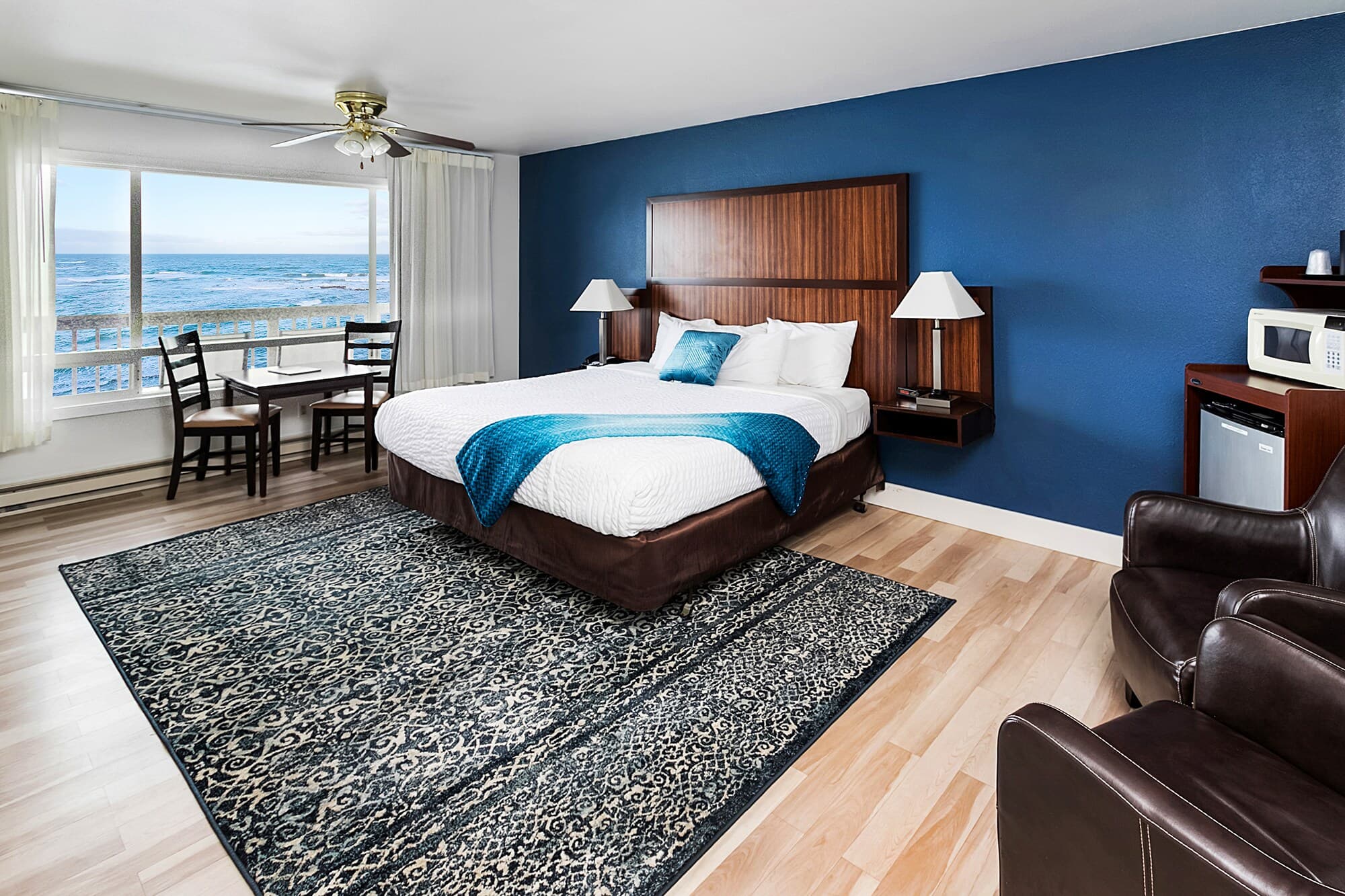 Clarion Inn Surfrider Resort - Image 2