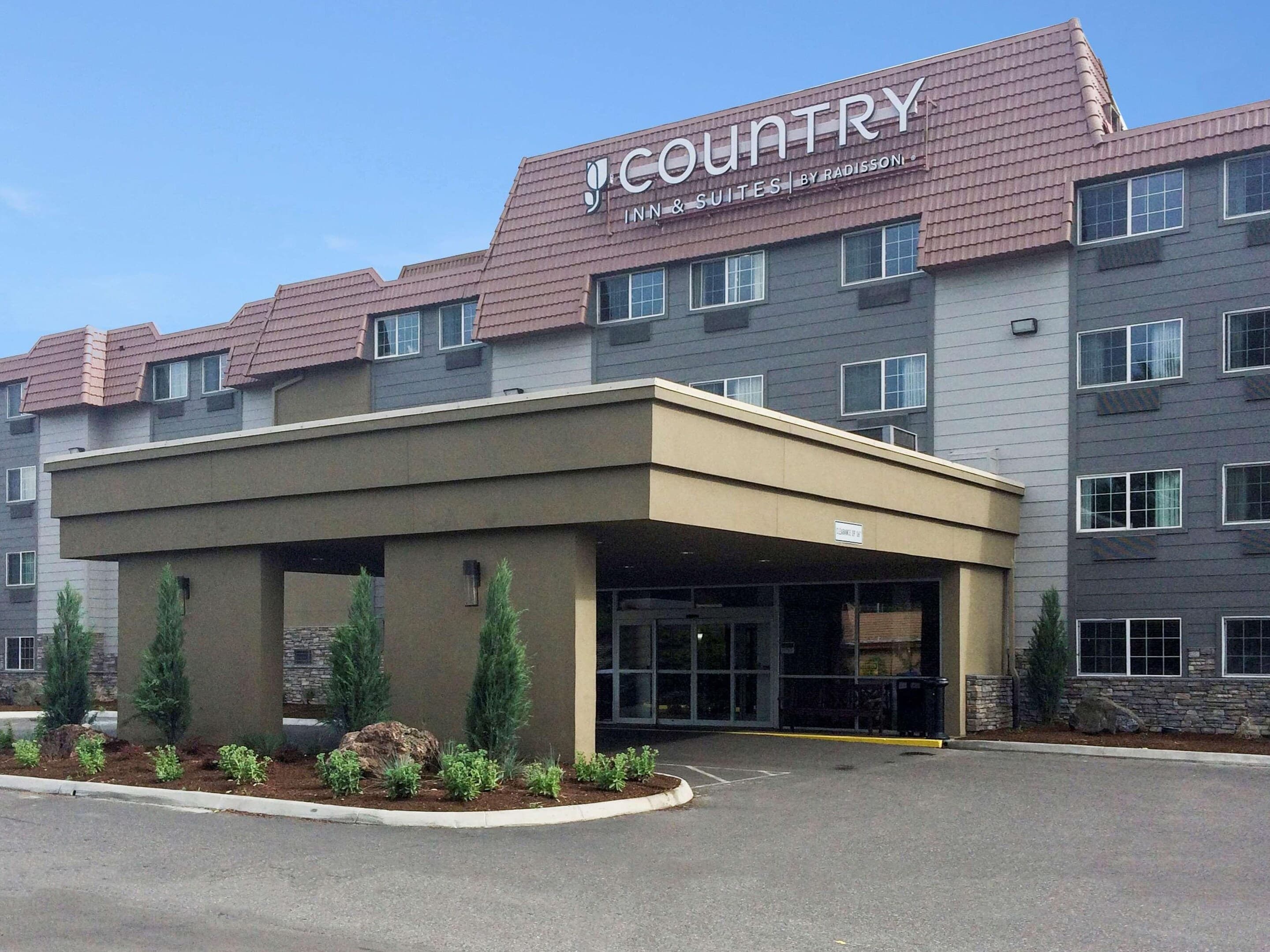 Country Inn & Suites by Radisson, Delta Park North Portland - Image 1