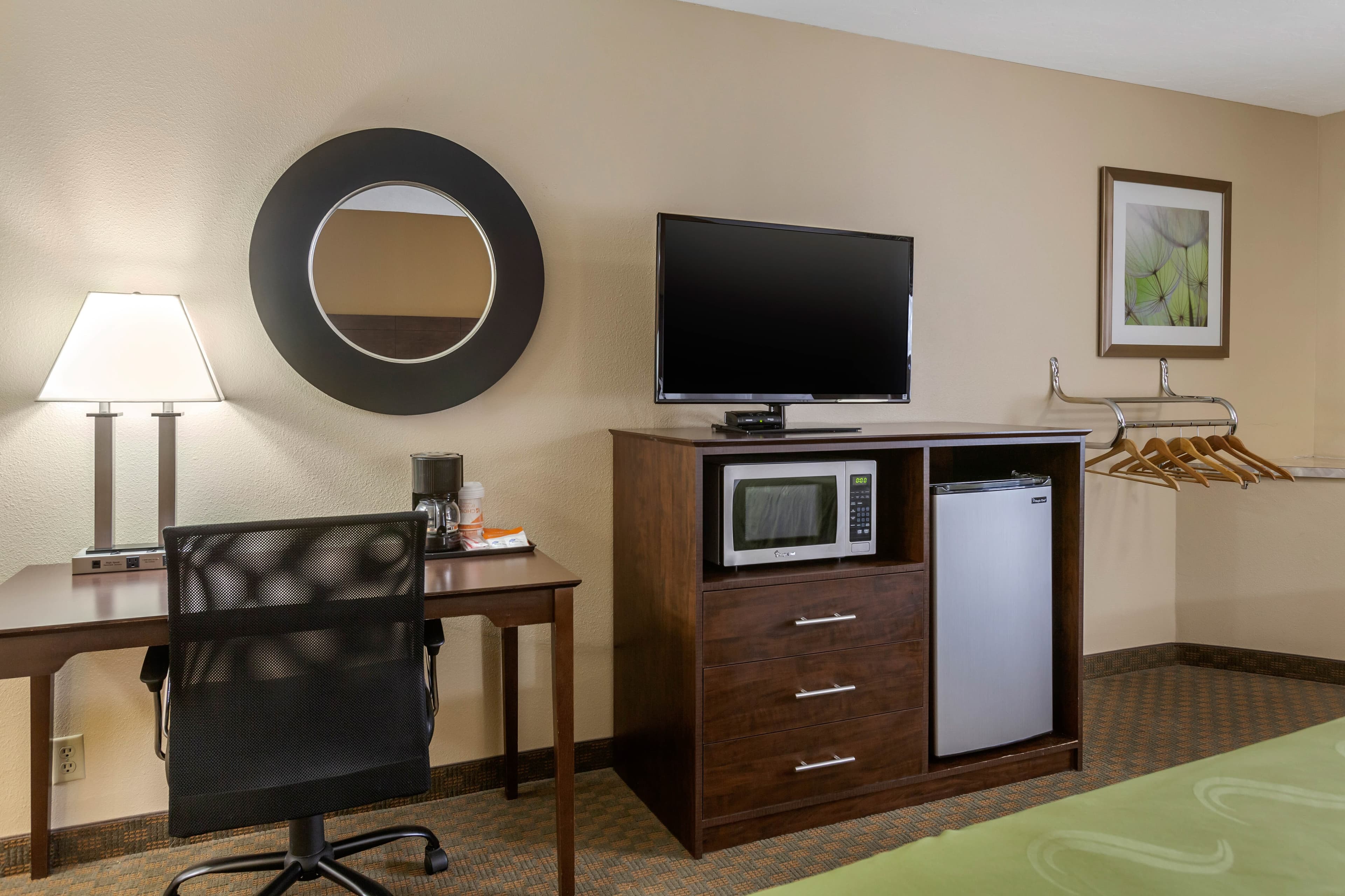 Quality Inn Ontario — 6