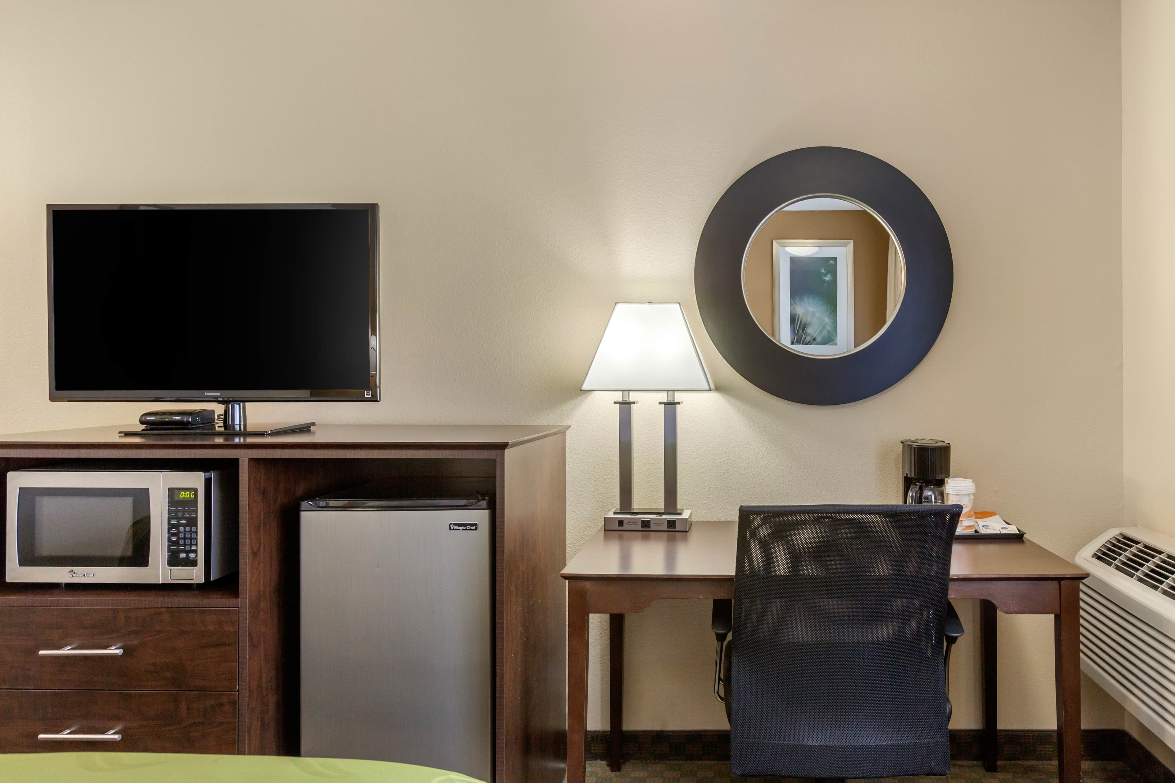 Quality Inn Ontario — 11