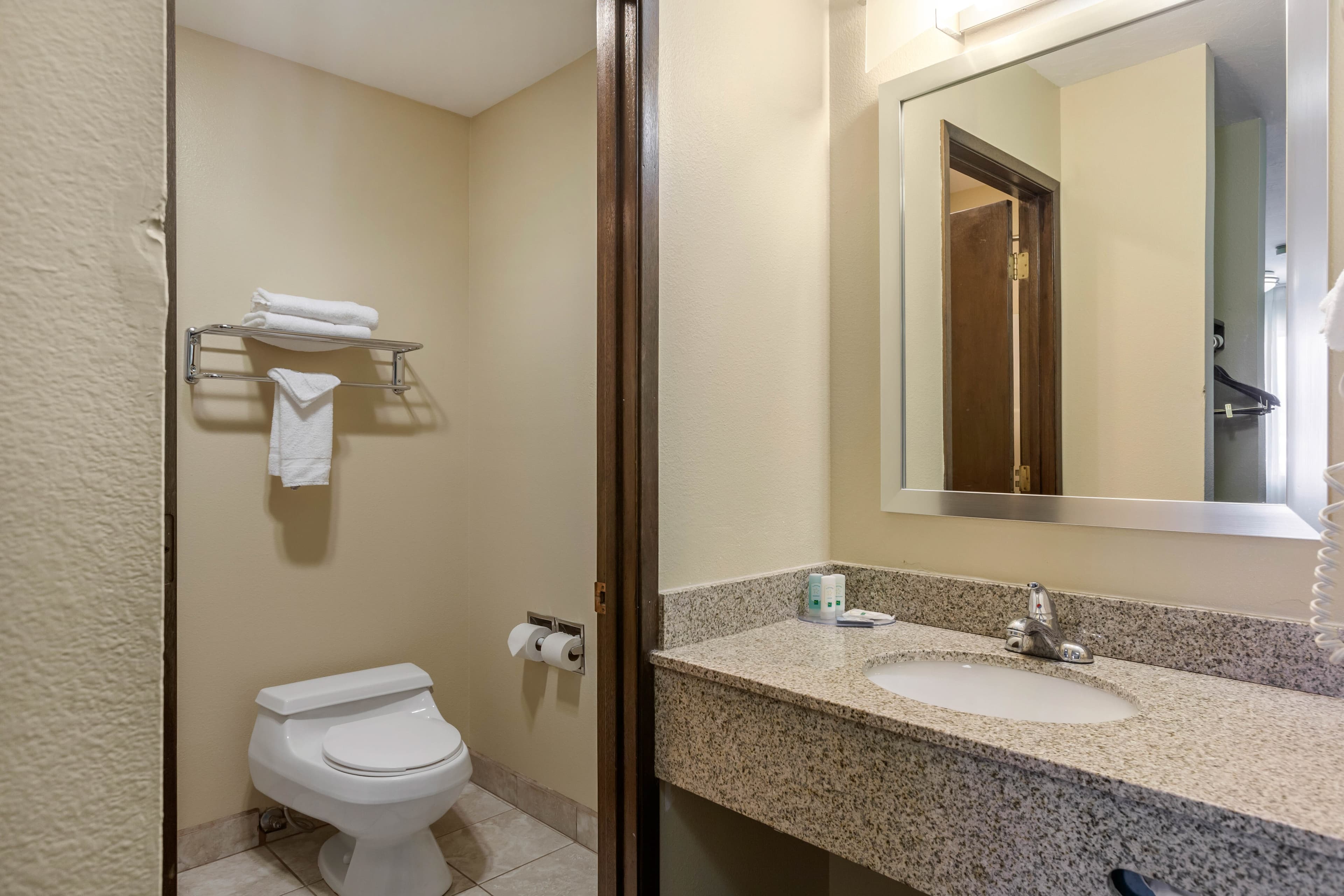 Quality Inn Ontario — 12