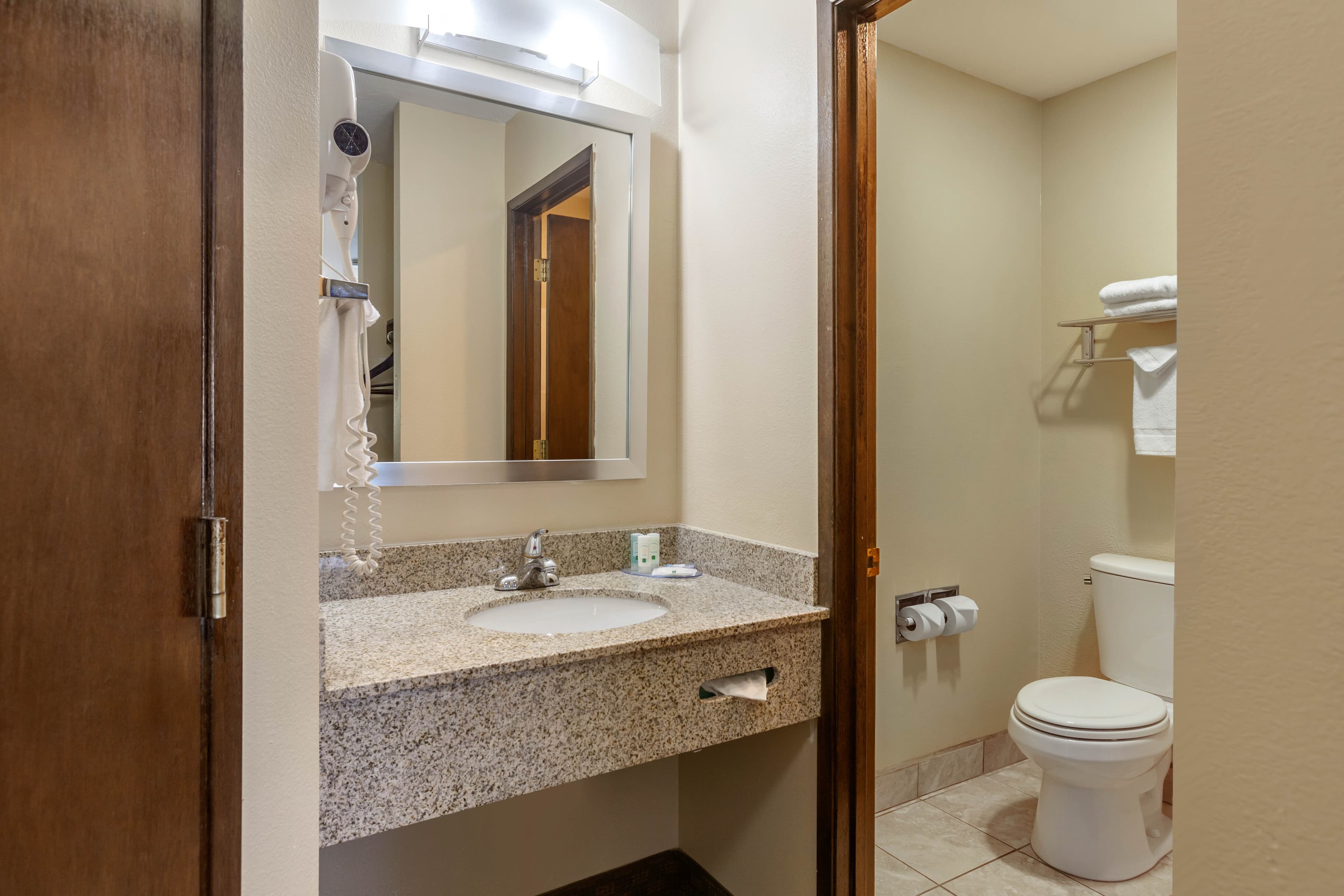 Quality Inn Ontario — 32