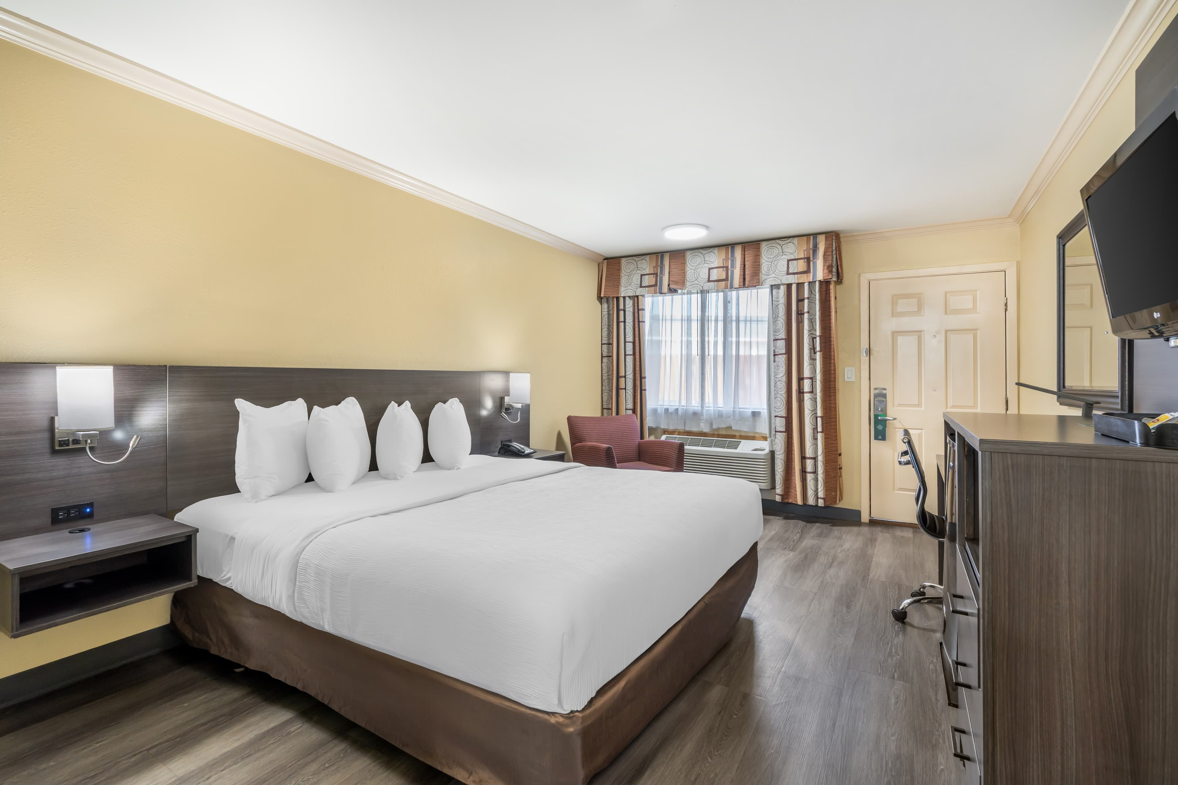 Quality Inn Klamath Falls - Crater Lake Gateway - Image 3