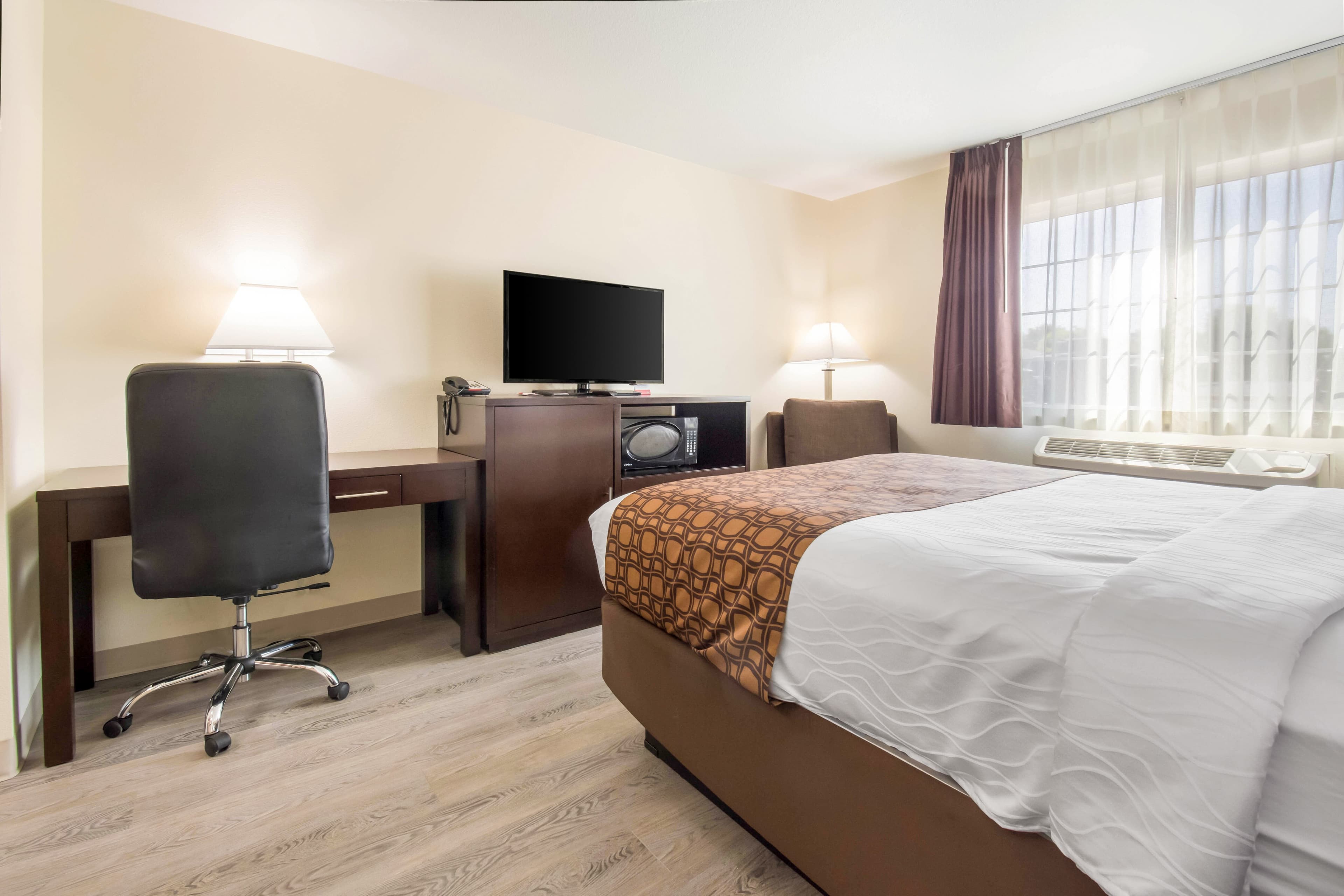 Econo Lodge Umatilla Columbia River Area — 16