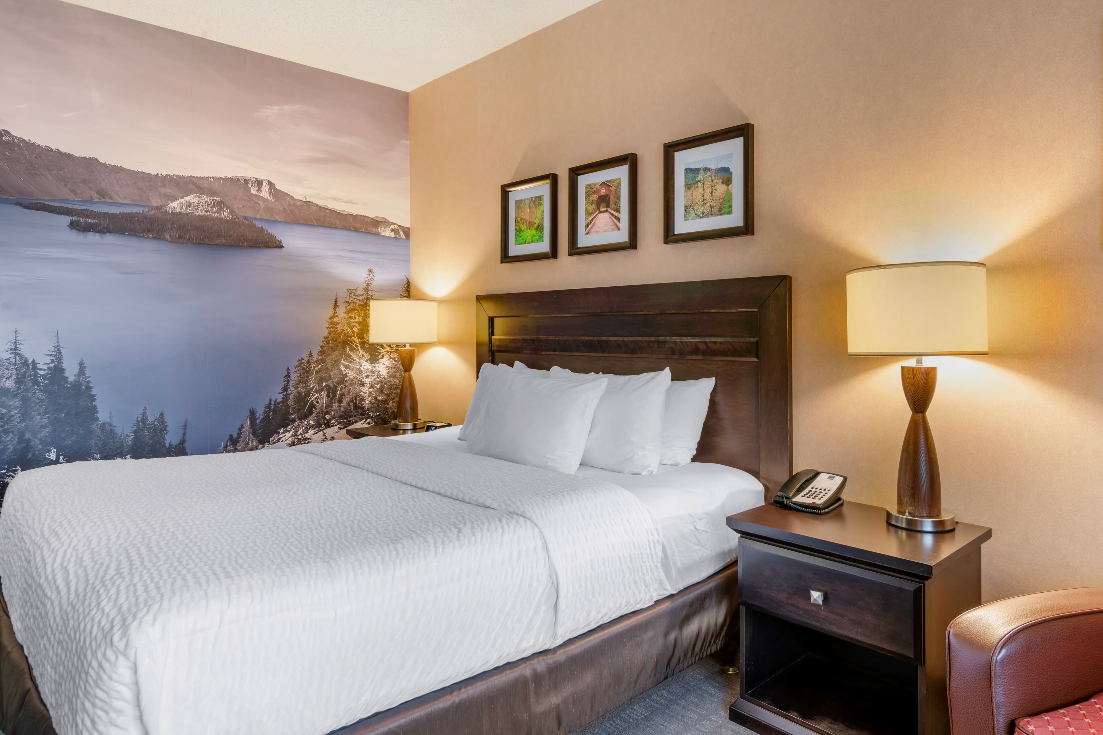 Clarion Pointe Medford - Image 2