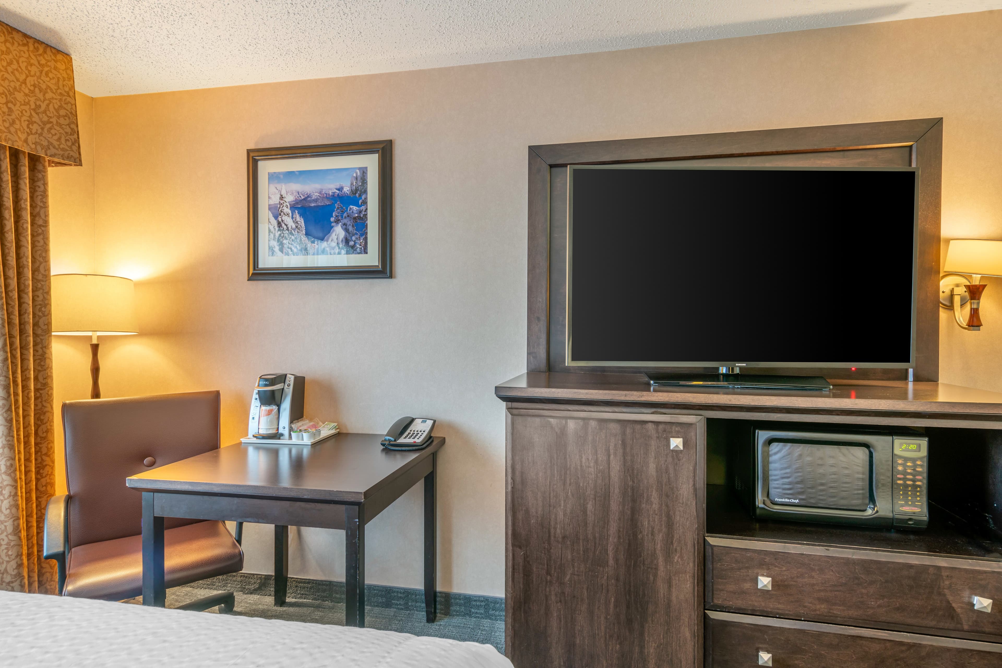 Clarion Pointe Medford — 16