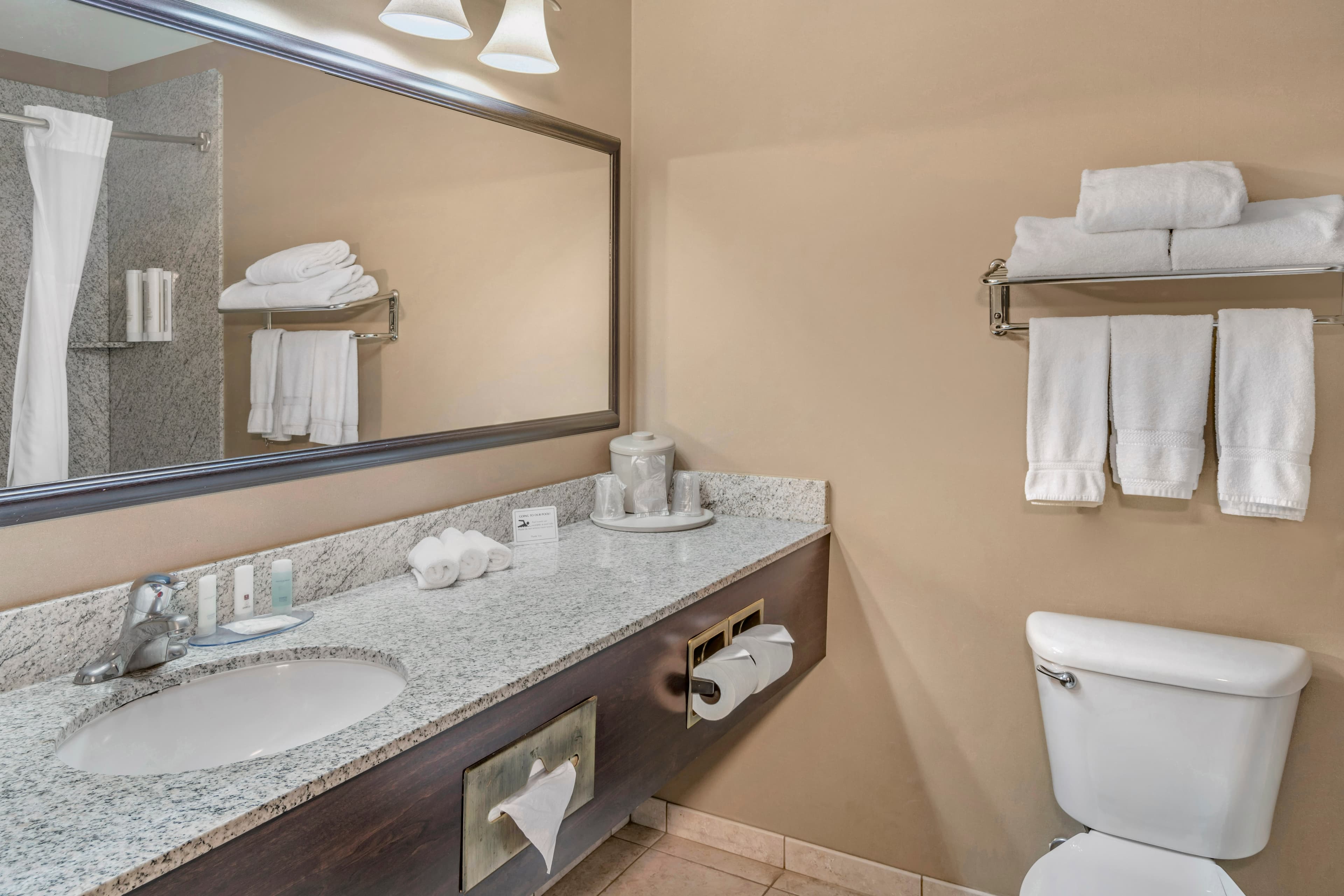 Clarion Pointe Medford — 17
