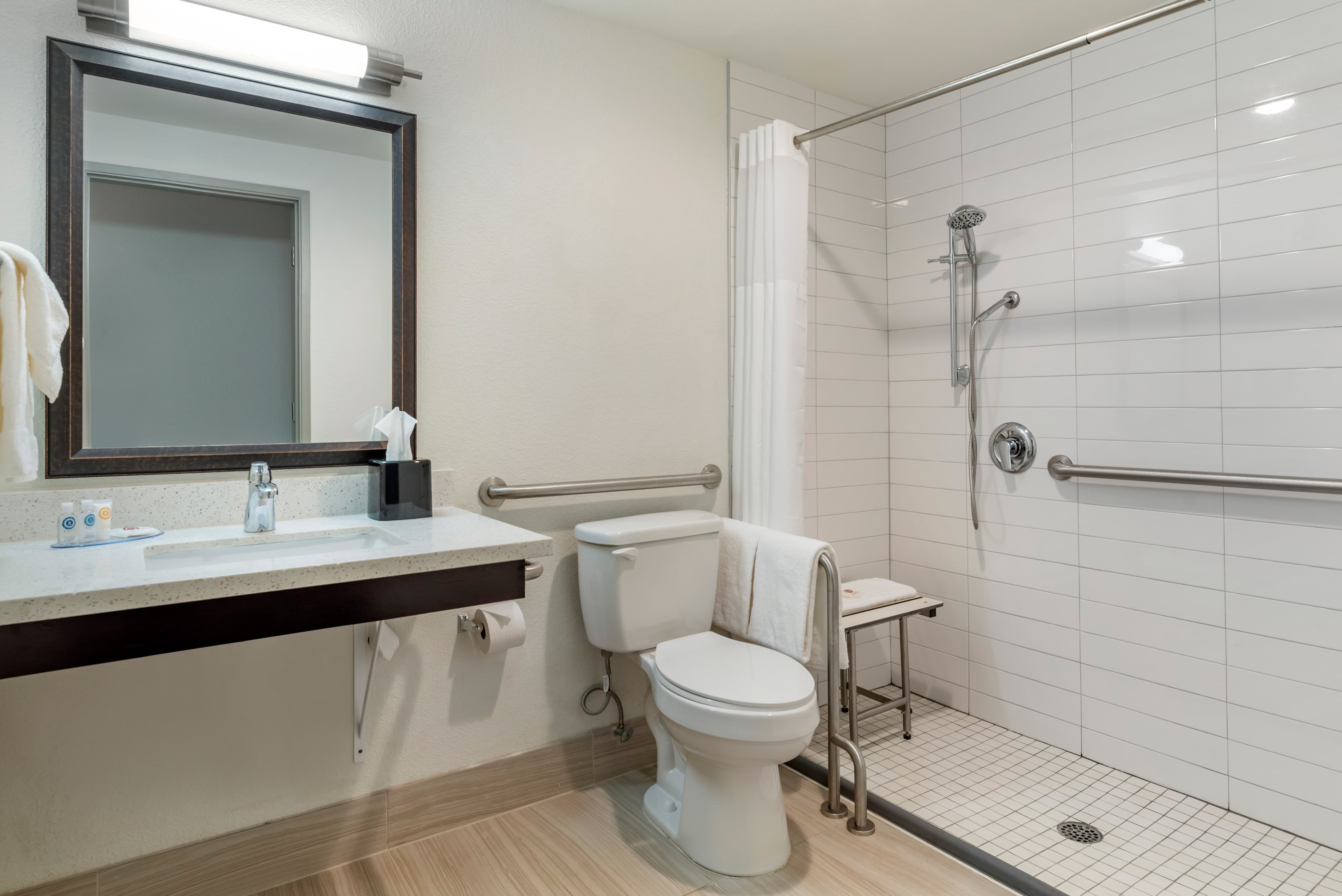 Comfort Inn & Suites Tigard near Washington Square — 6