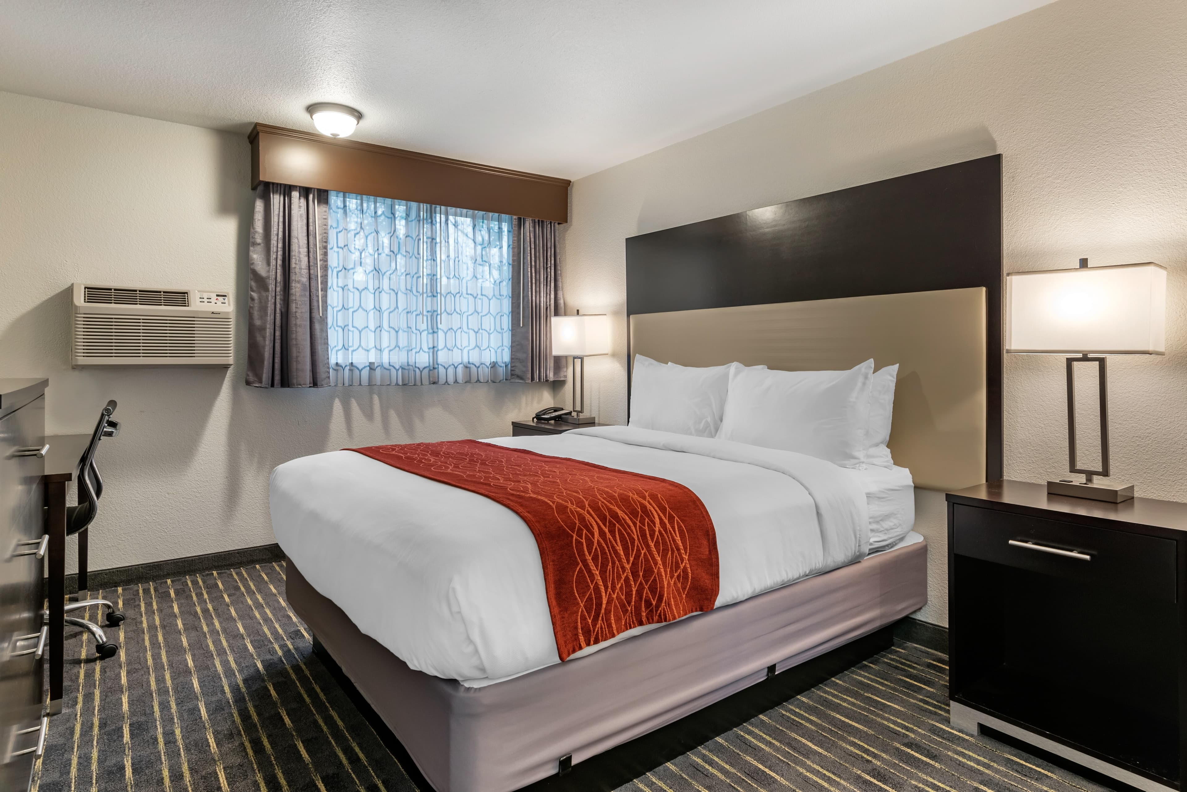 Comfort Inn & Suites Tigard near Washington Square — 9