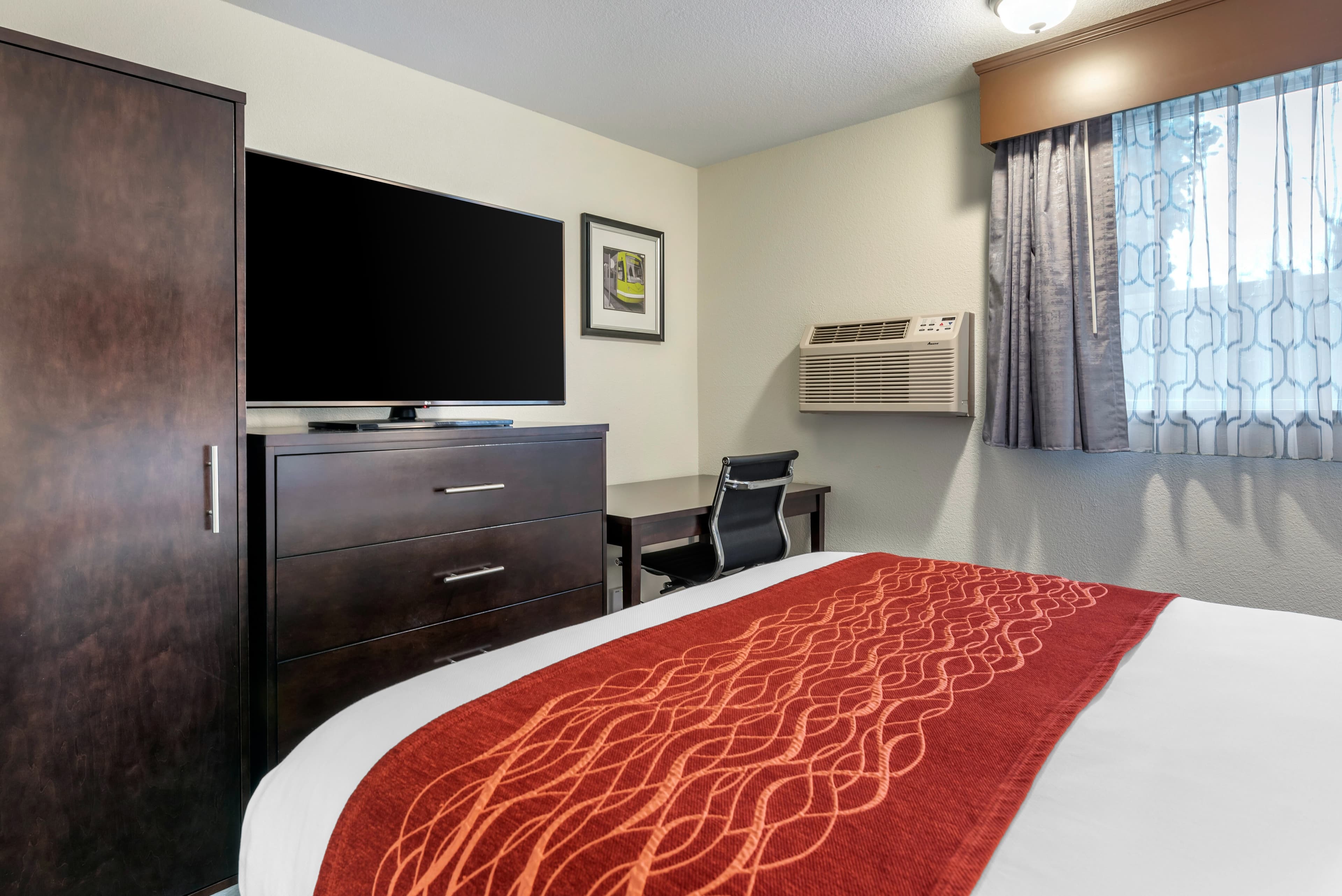 Comfort Inn & Suites Tigard near Washington Square — 13