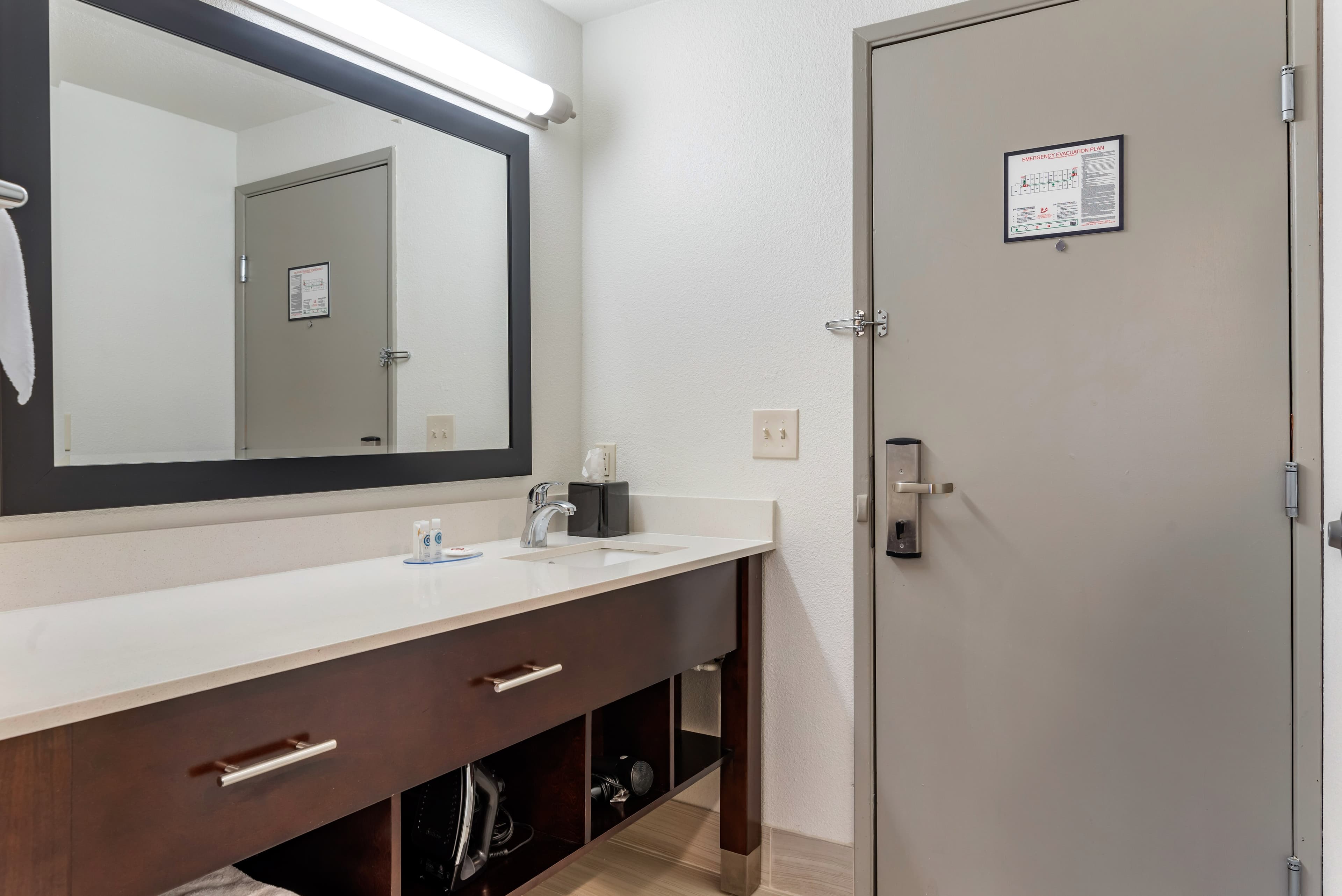Comfort Inn & Suites Tigard near Washington Square — 28