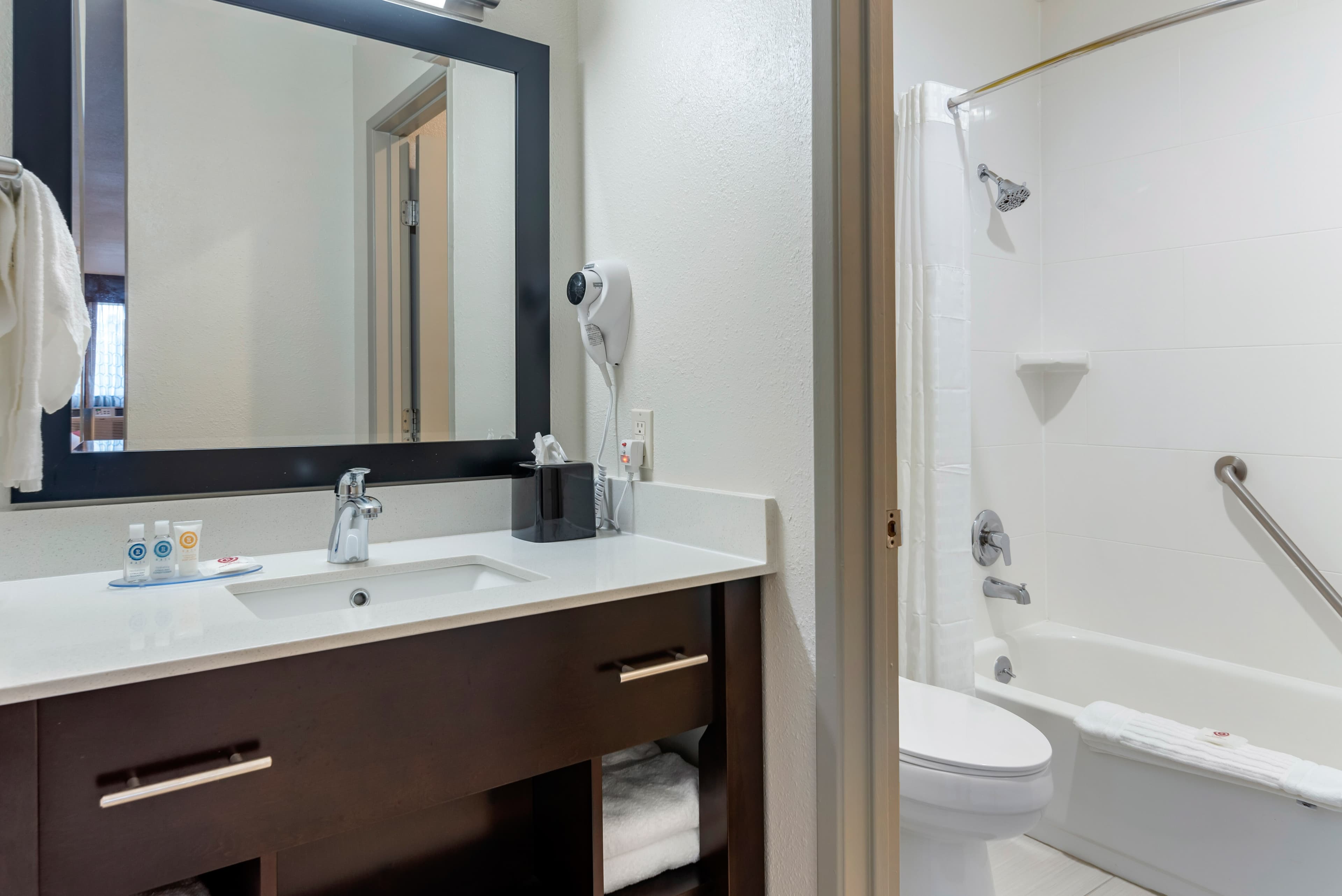 Comfort Inn & Suites Tigard near Washington Square — 20