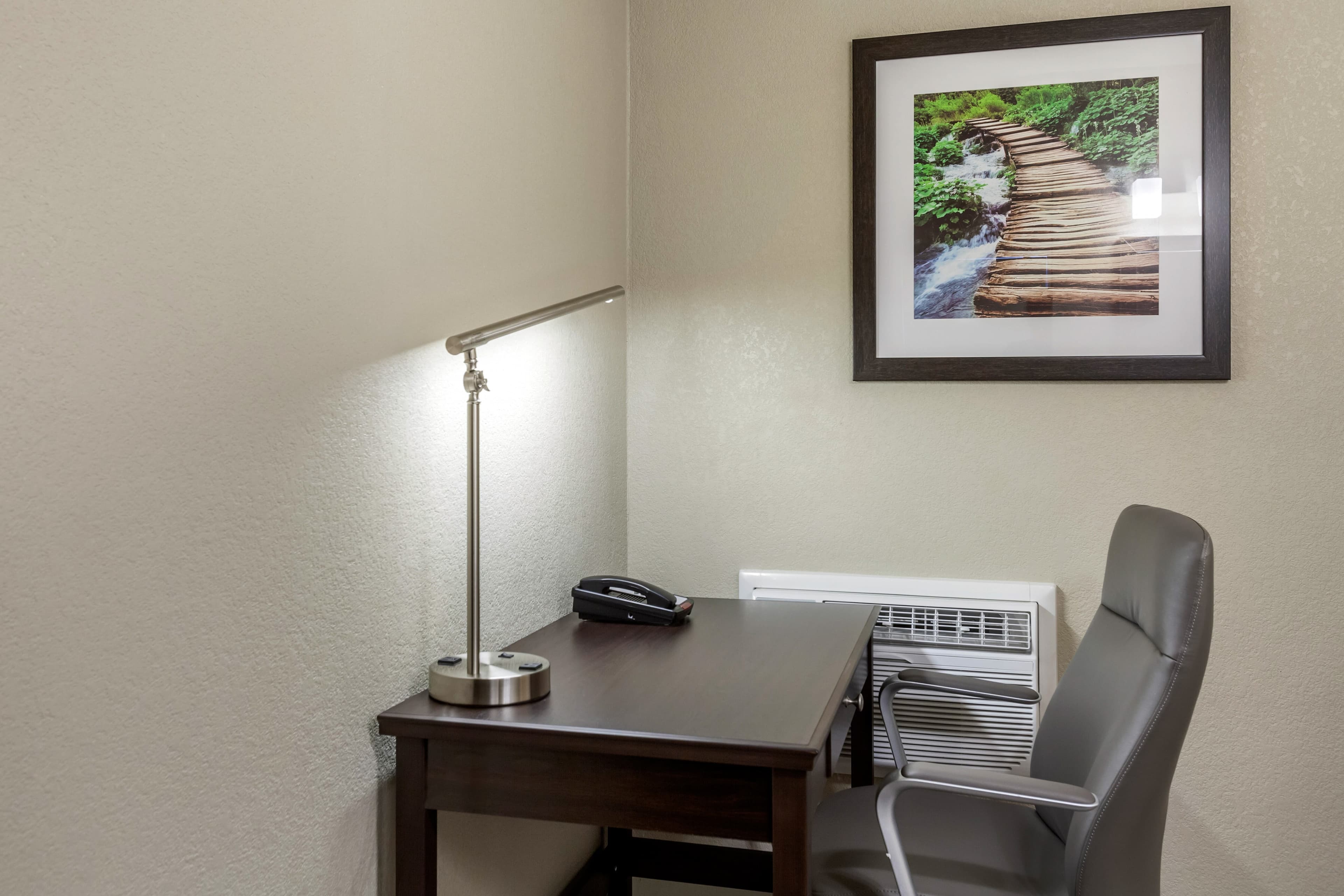 Rodeway Inn & Suites Ontario — 13