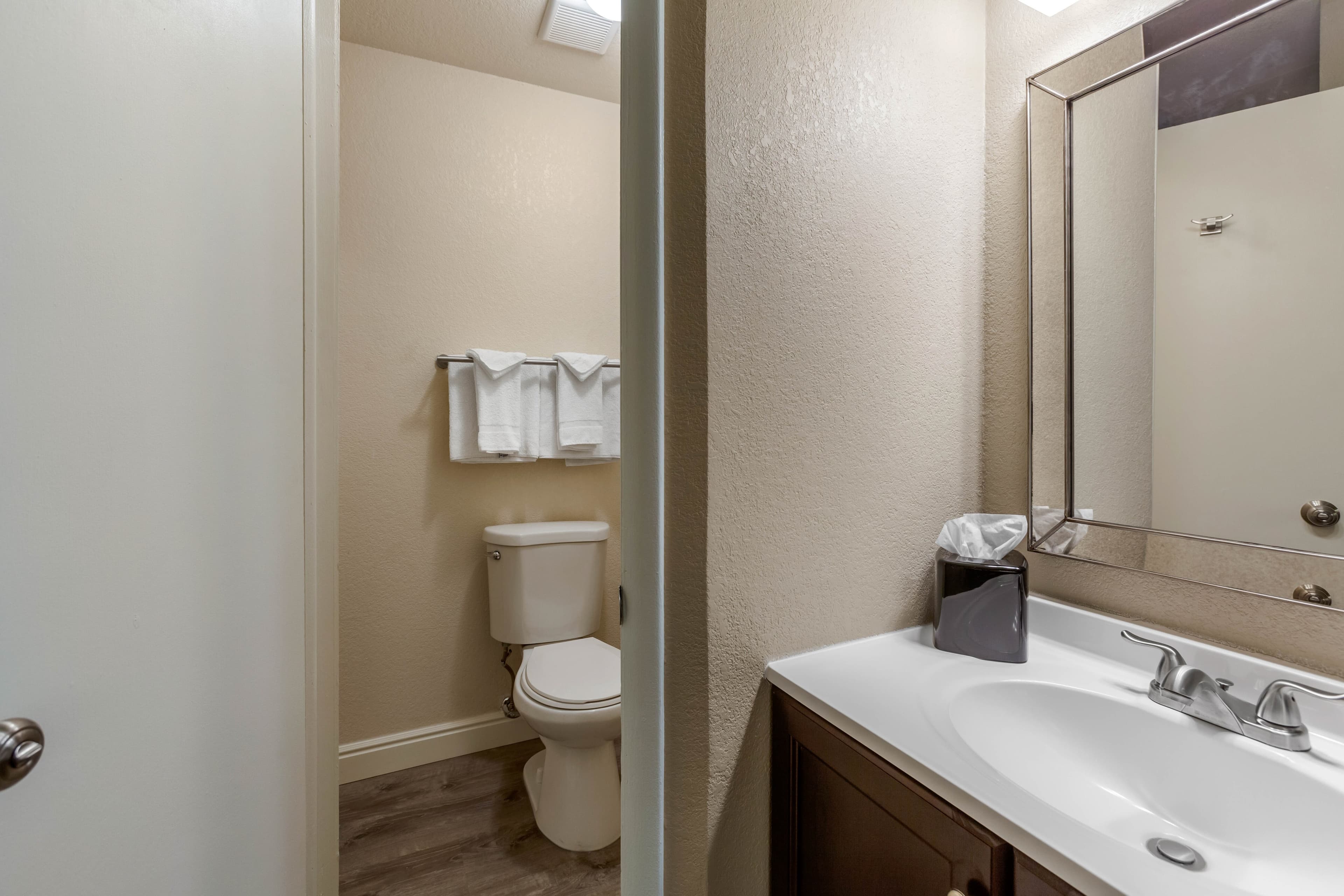 Rodeway Inn & Suites Ontario — 15