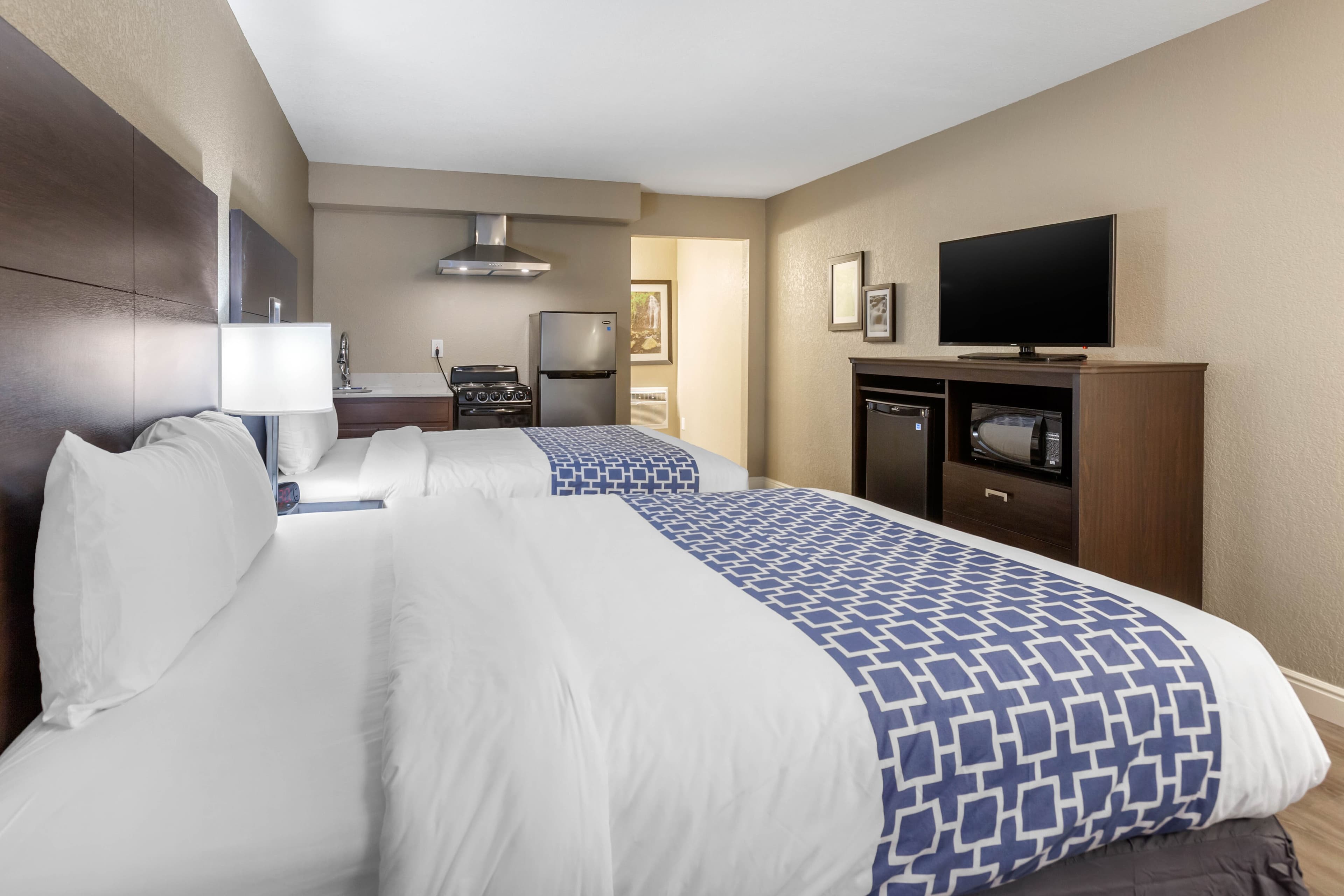 Rodeway Inn & Suites Ontario — 22