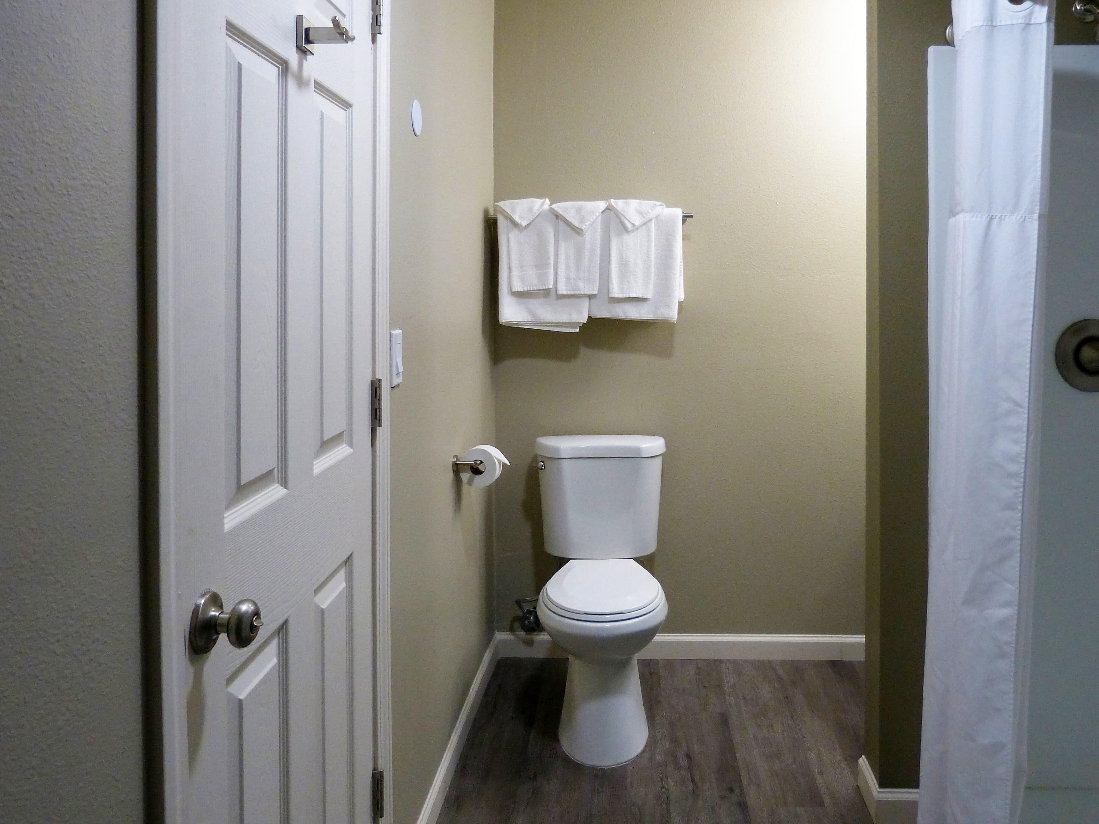 Rodeway Inn & Suites Ontario — 8