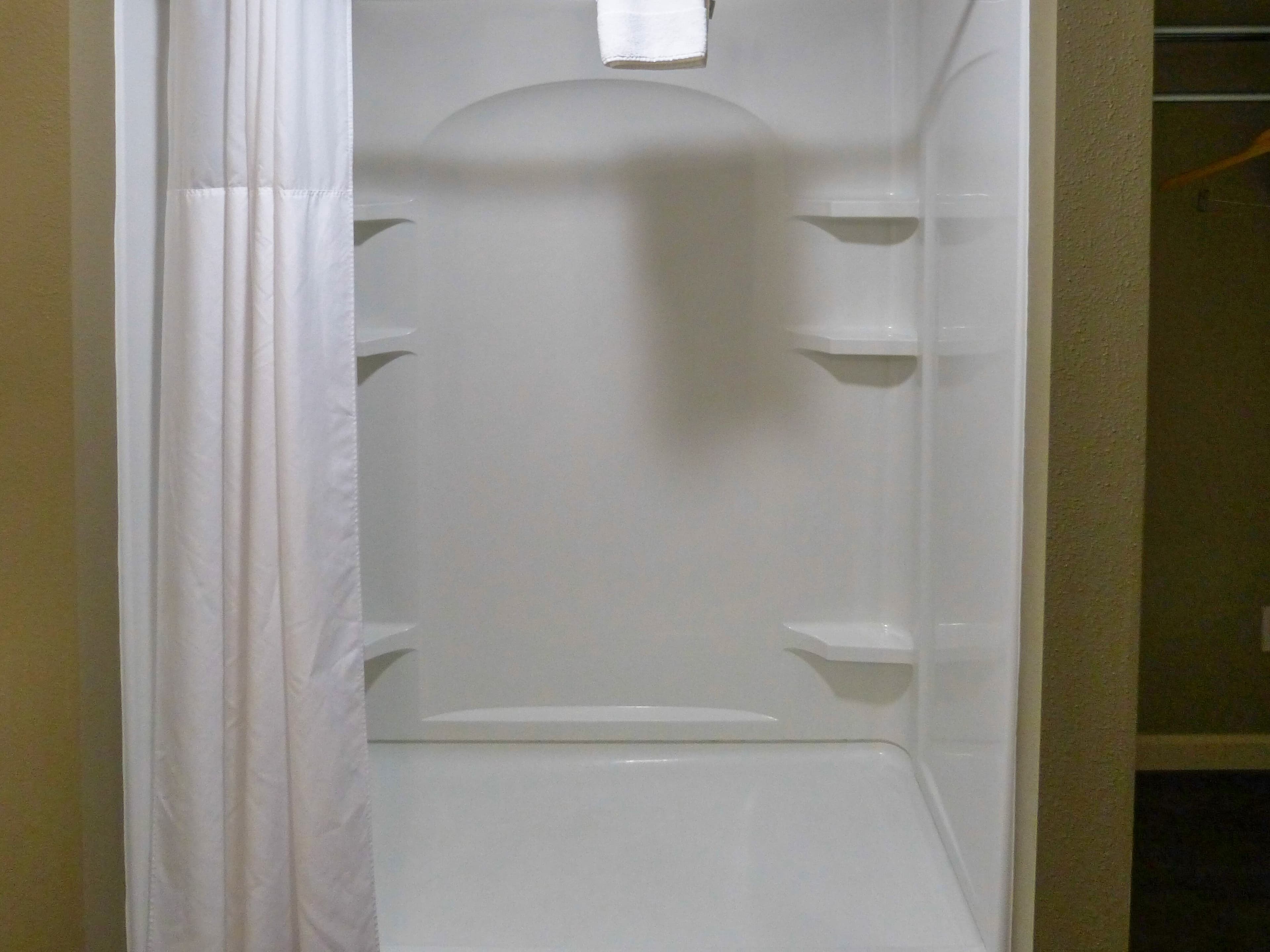 Rodeway Inn & Suites Ontario — 9