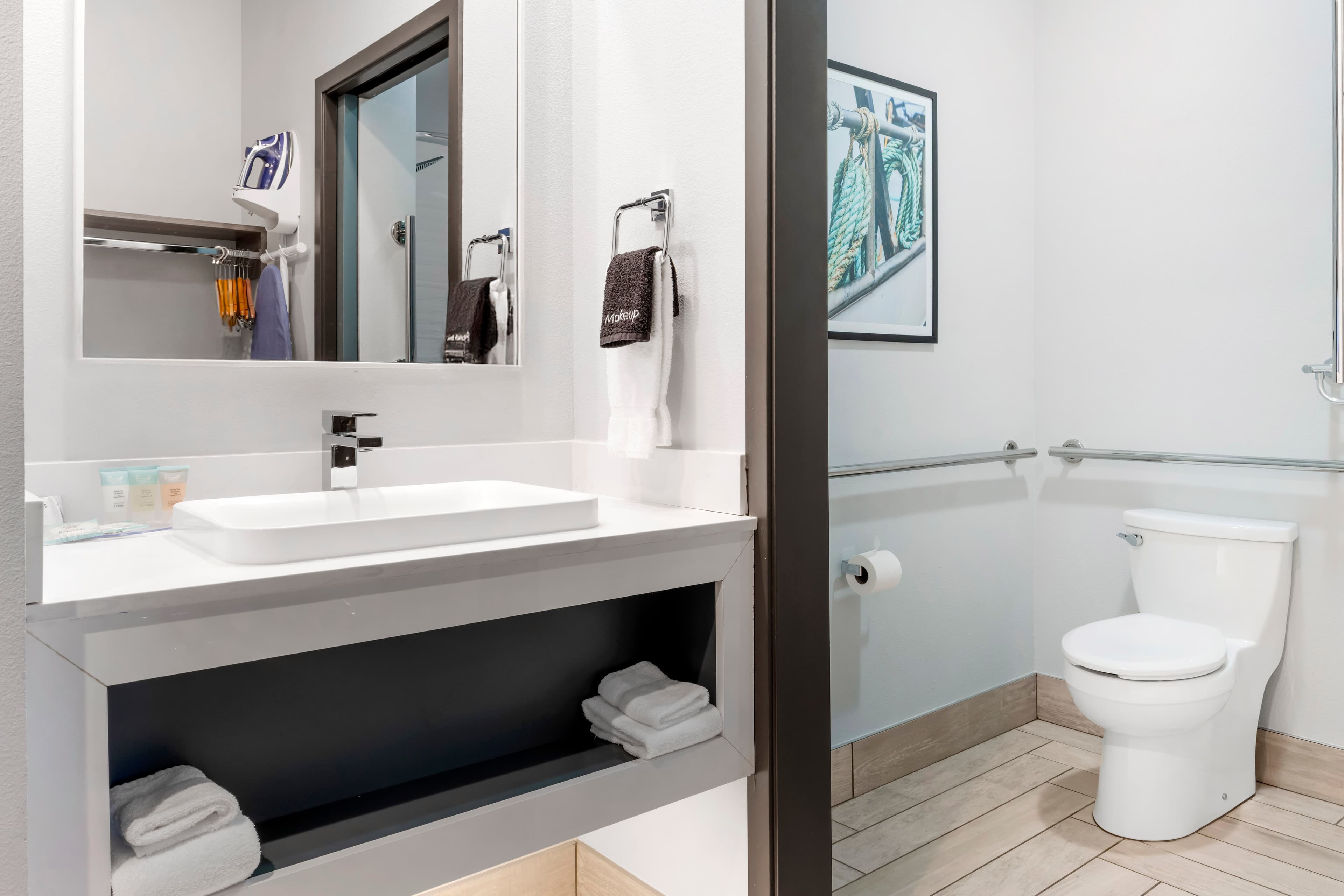 Edgewater Inn and Suites, an Ascend Collection Hotel — 17