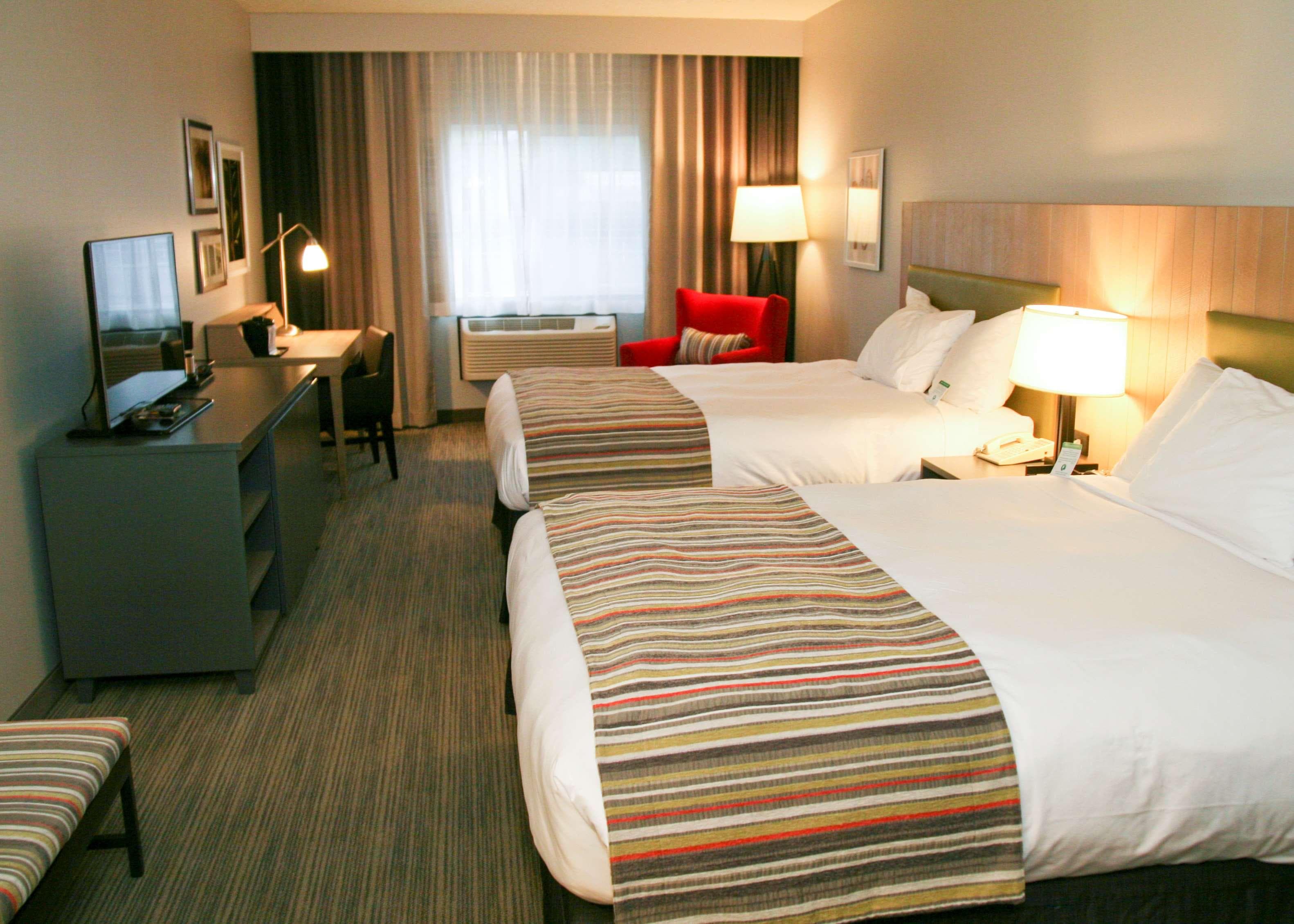 Country Inn & Suites by Radisson, Prineville, OR - Image 5