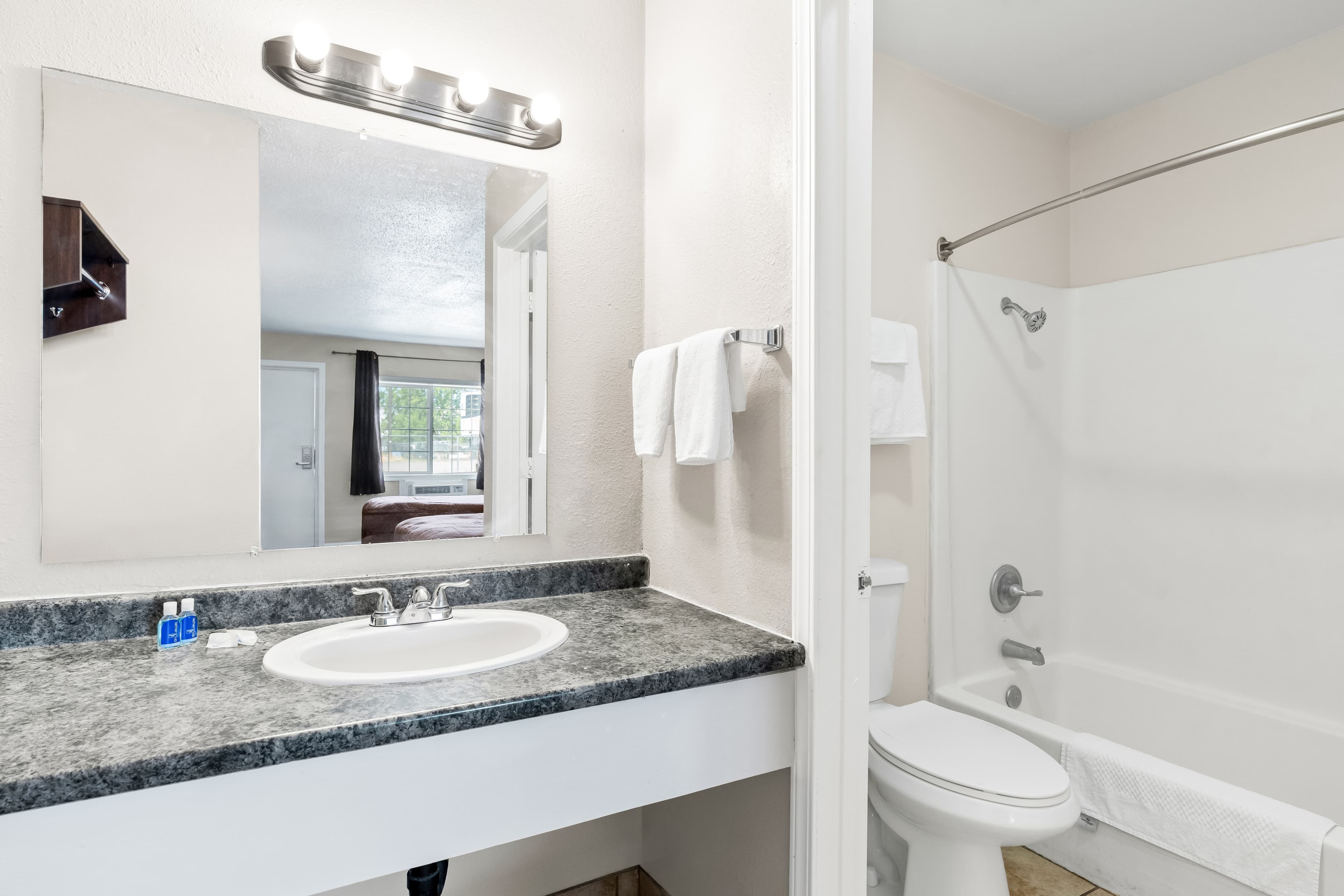 Rodeway Inn Hermiston - Umatilla — 20