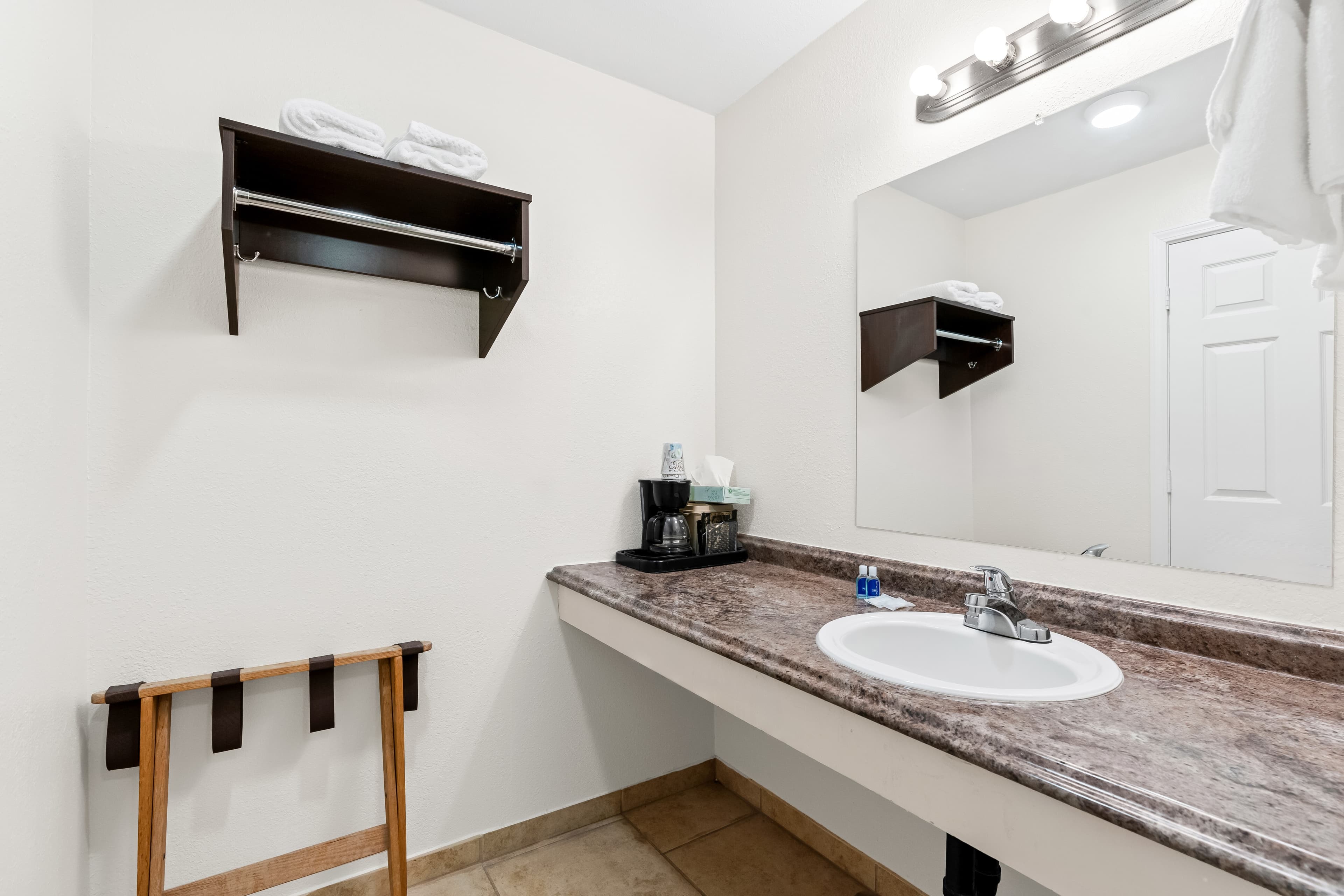 Rodeway Inn Hermiston - Umatilla — 6