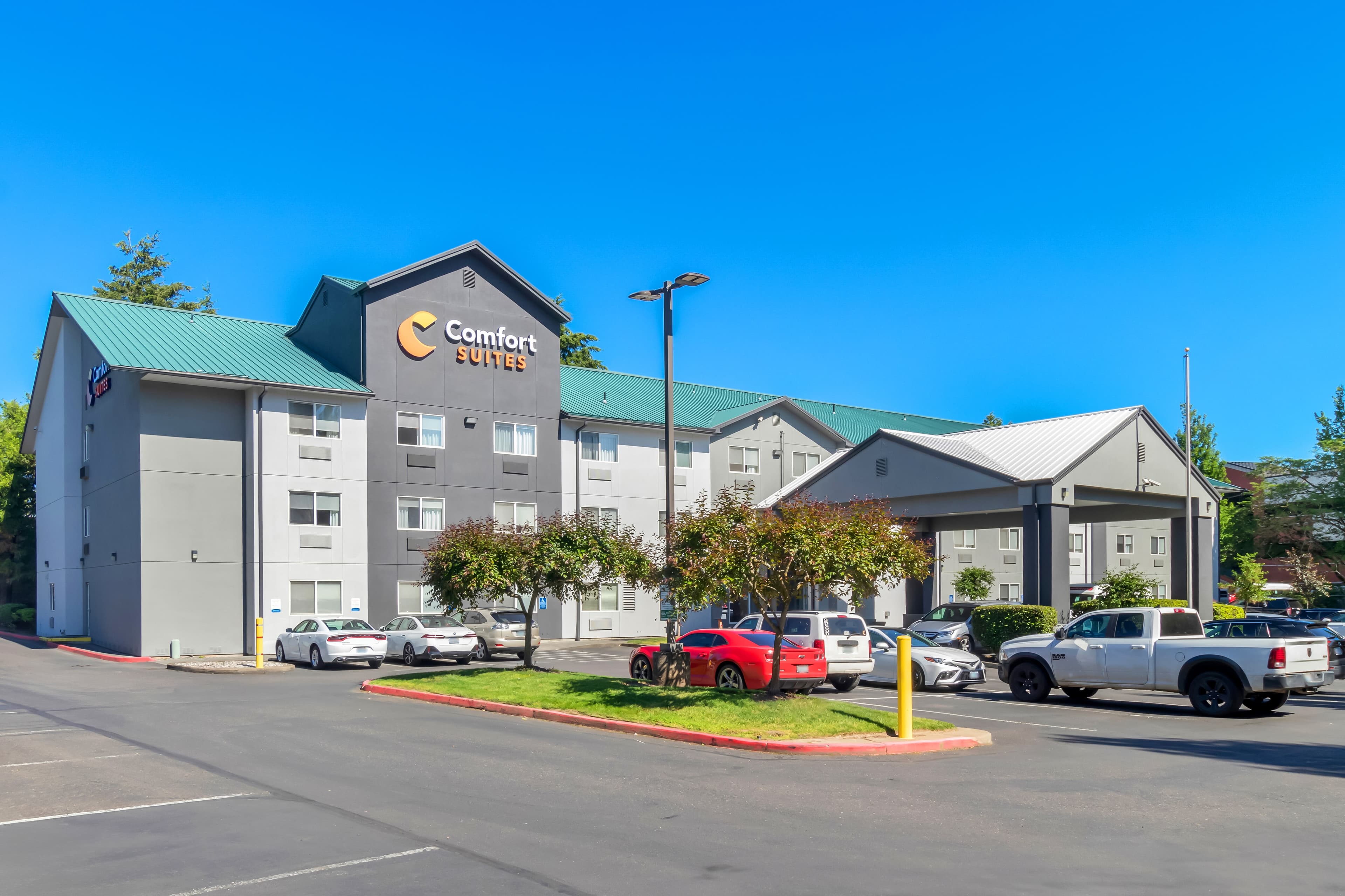 Comfort Suites Portland Airport - Image 1