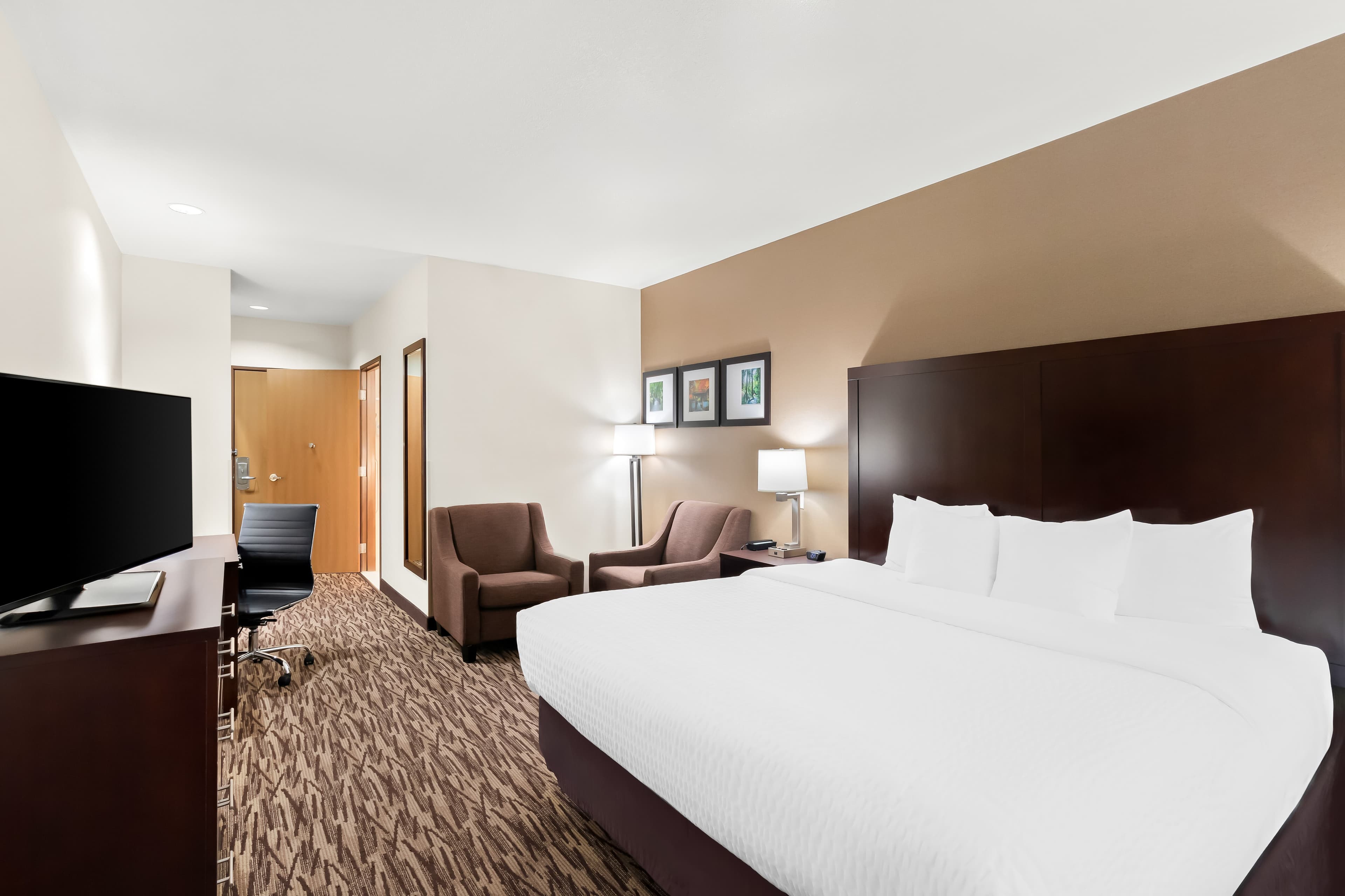 Comfort Suites Portland Airport - Image 4