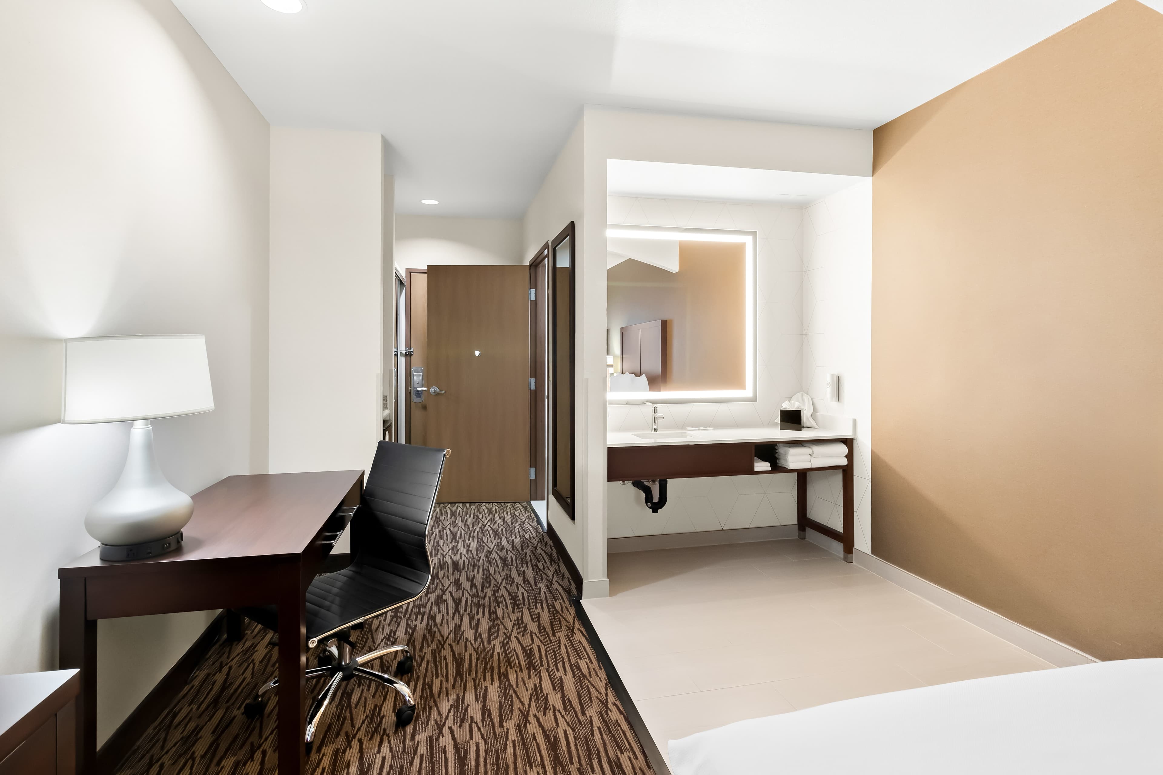 Comfort Suites Portland Airport — 8