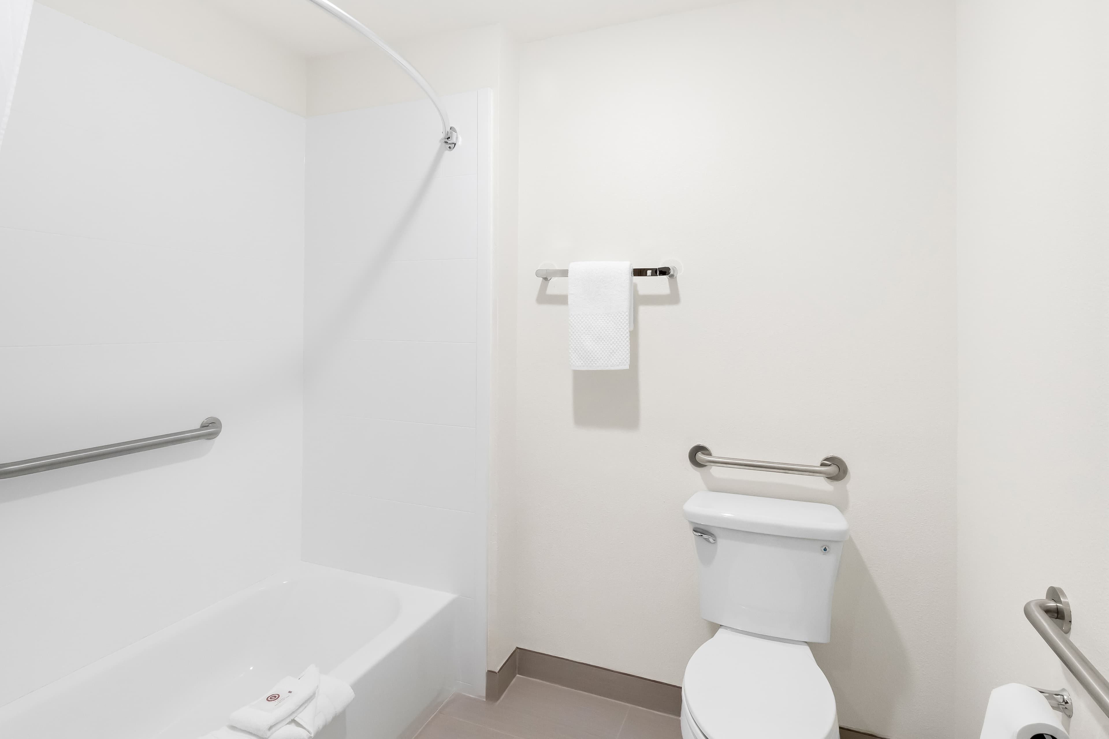 Comfort Suites Portland Airport — 9