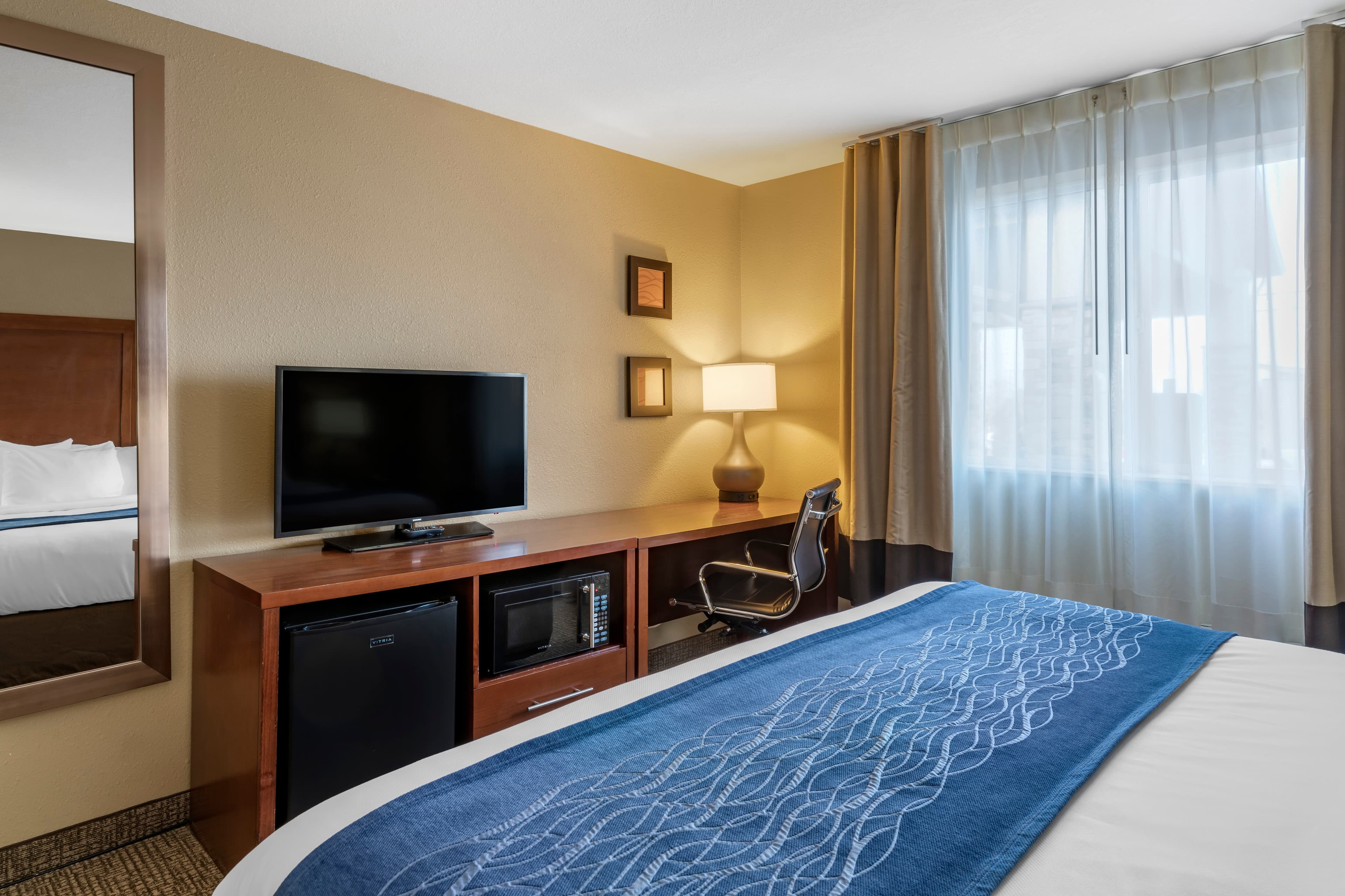 Comfort Inn Roseburg - Image 4