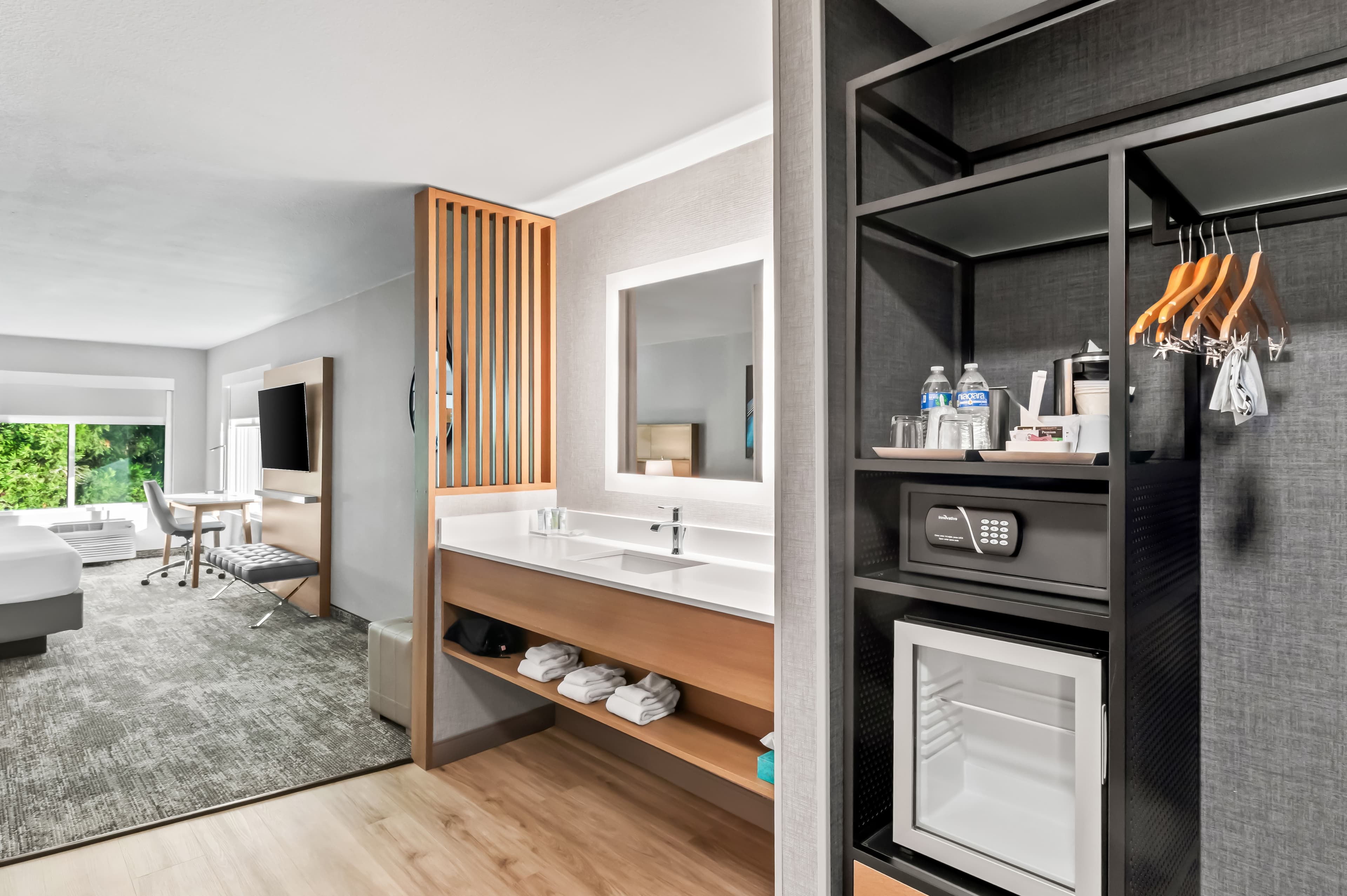 Radisson Hotel Portland Airport — 11