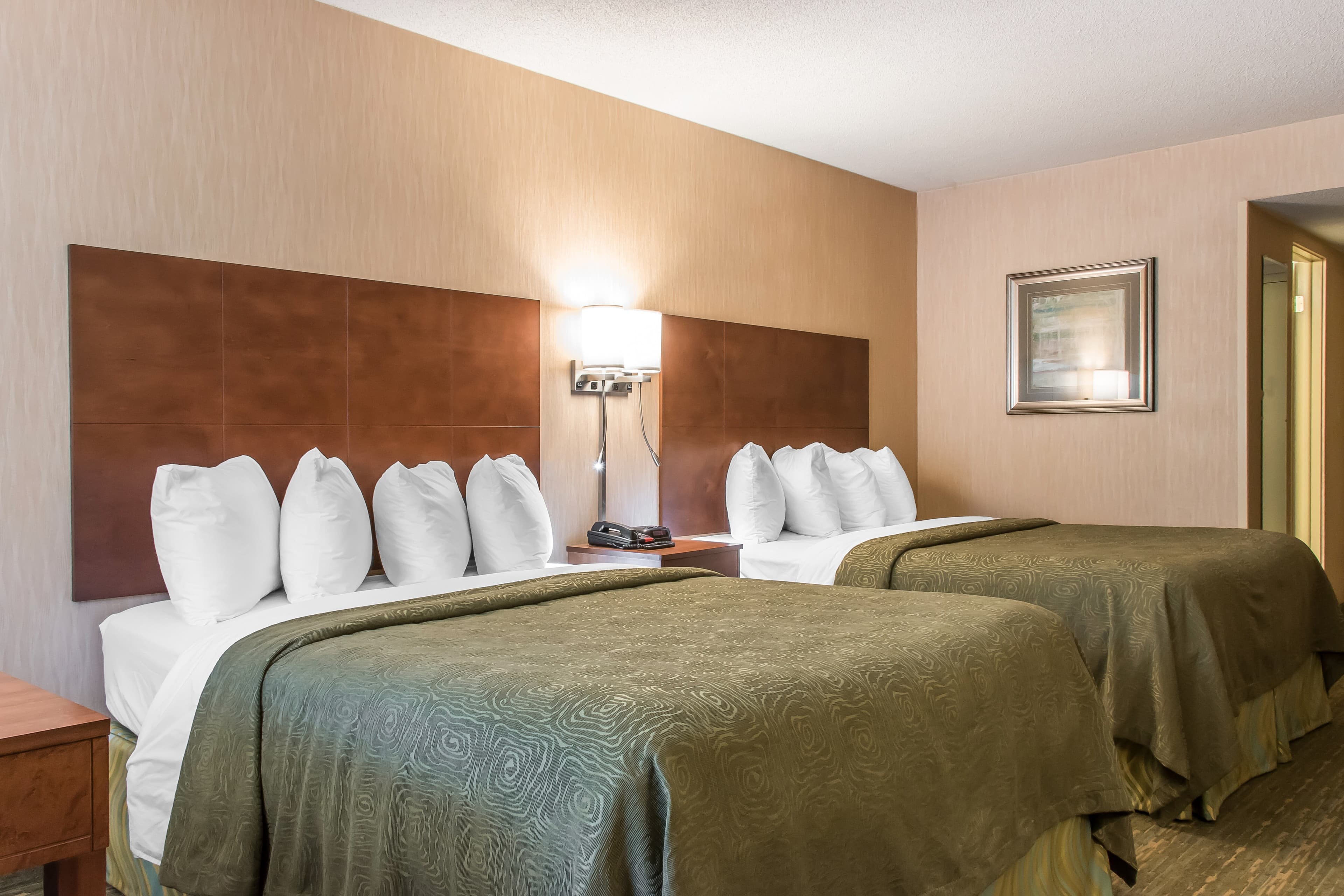 Quality Inn Bedford - Image 5