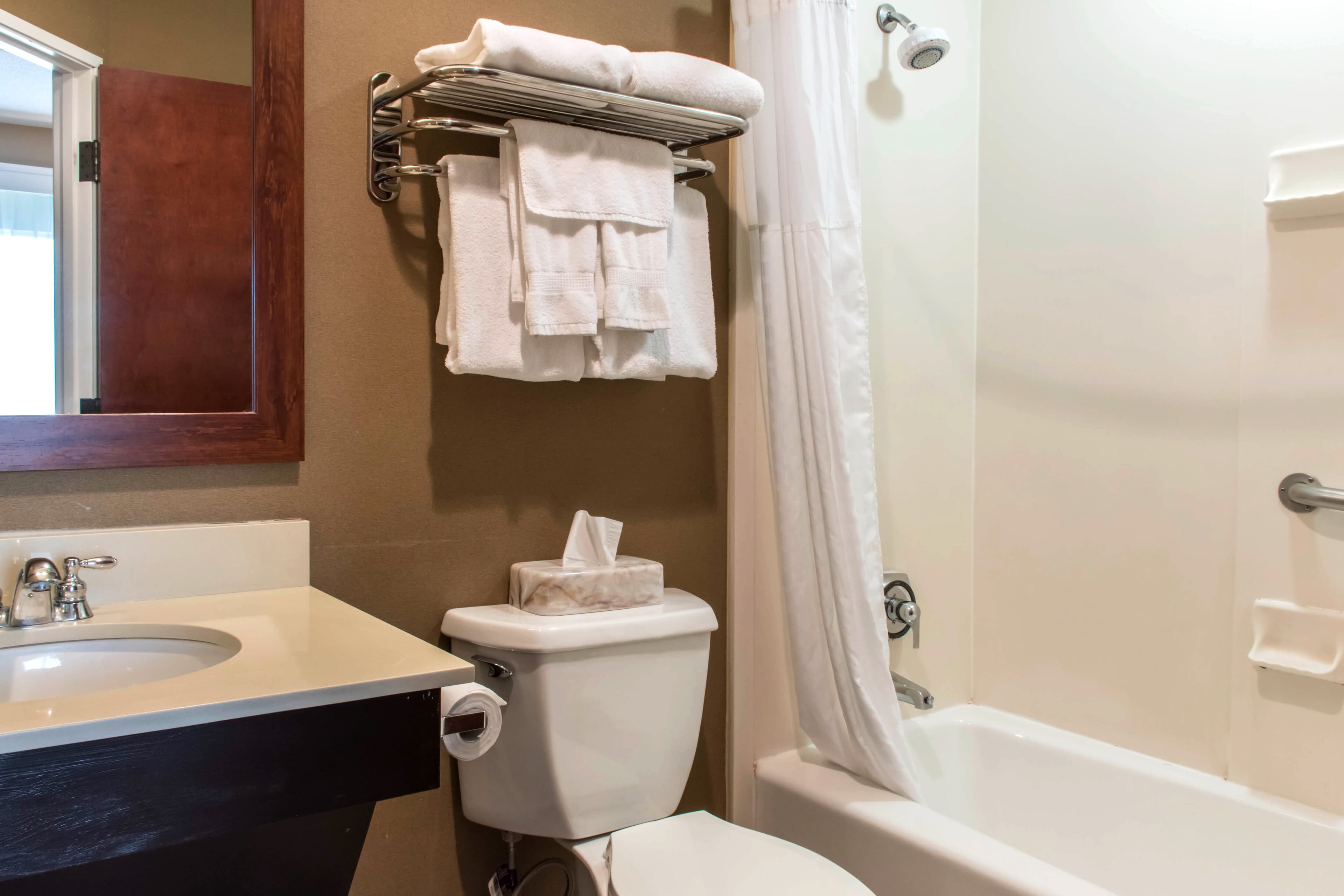 Comfort Suites Scranton near Montage Mountain - Image 5