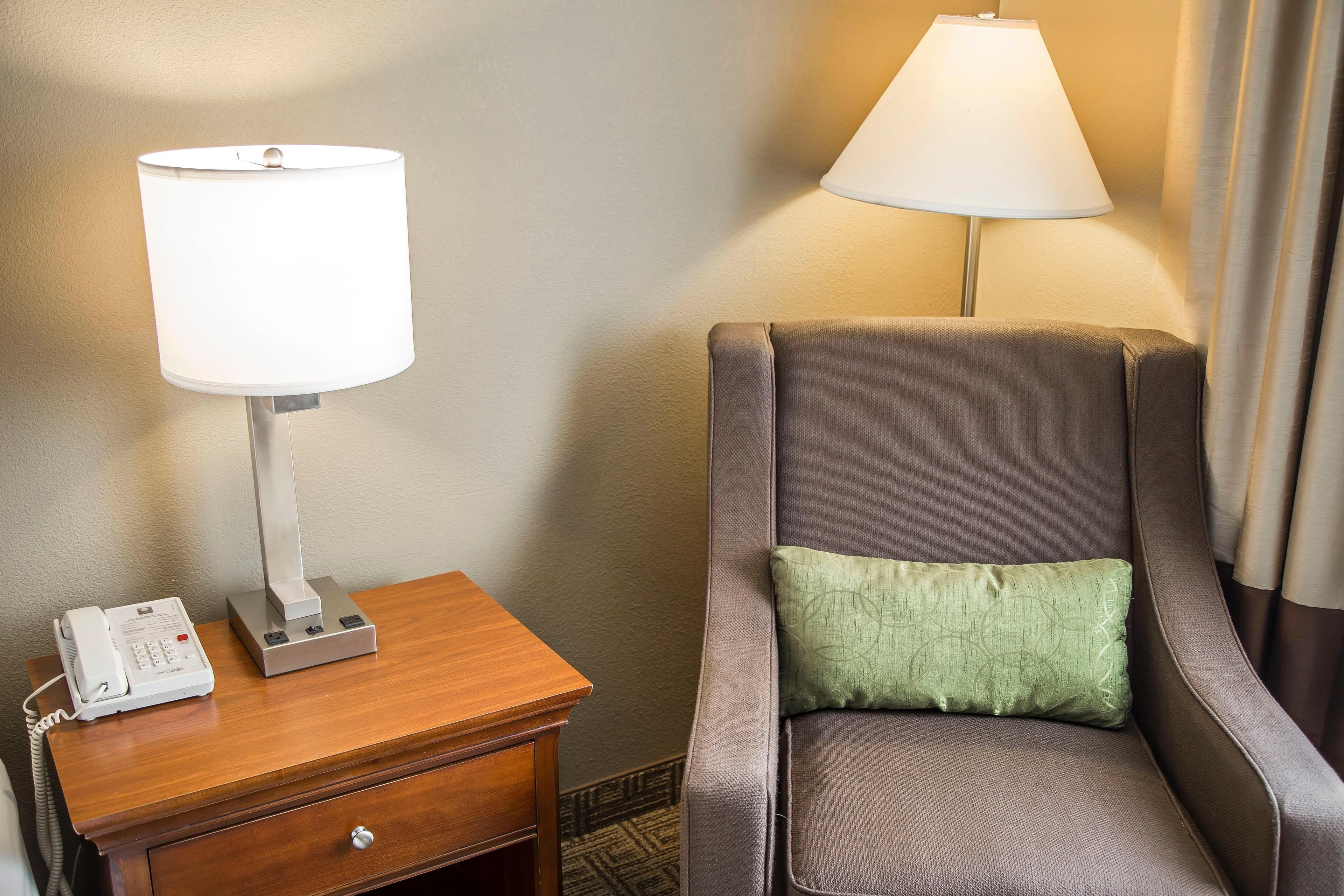 Quality Inn & Suites Bradford - Image 3