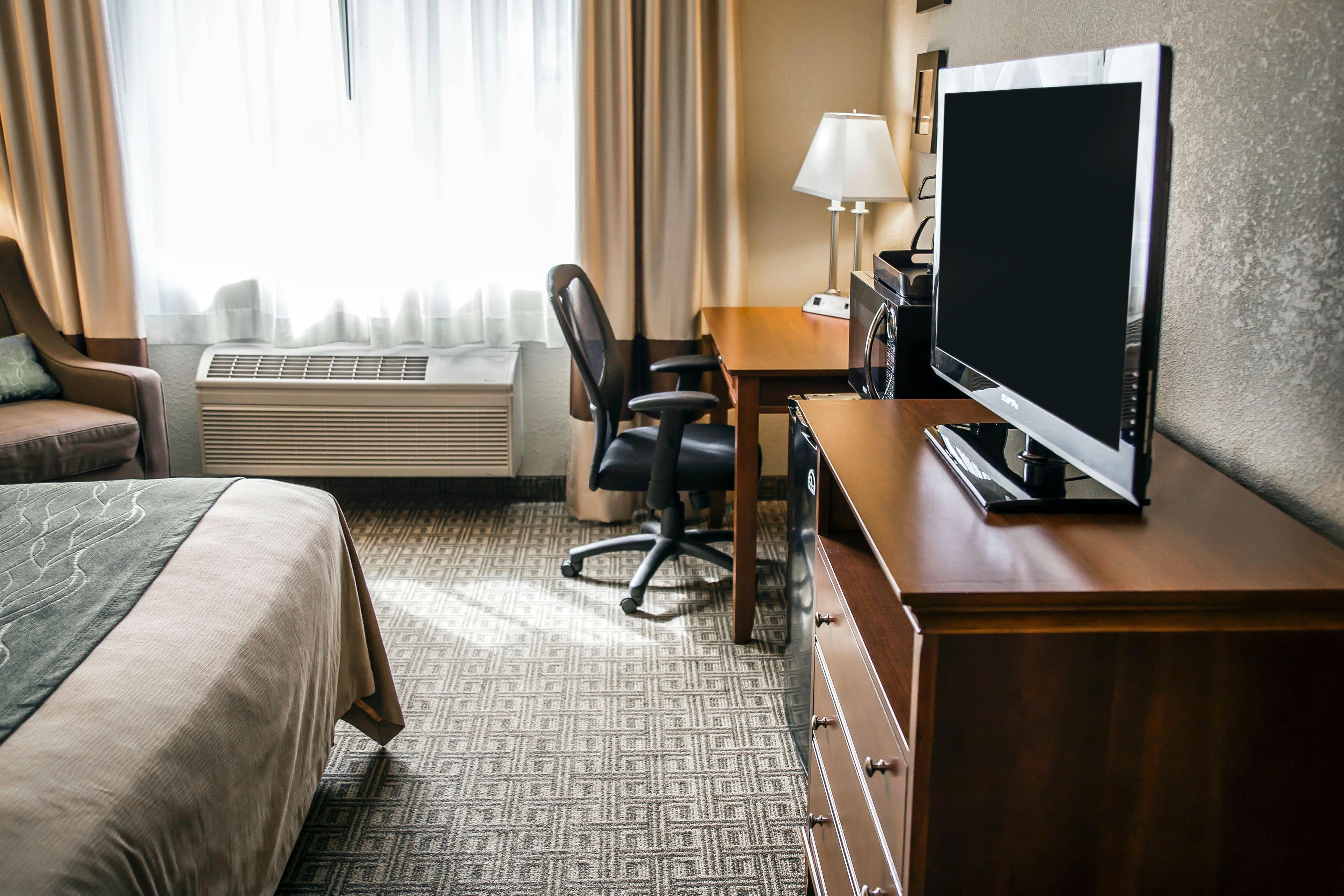 Quality Inn & Suites Bradford - Image 4