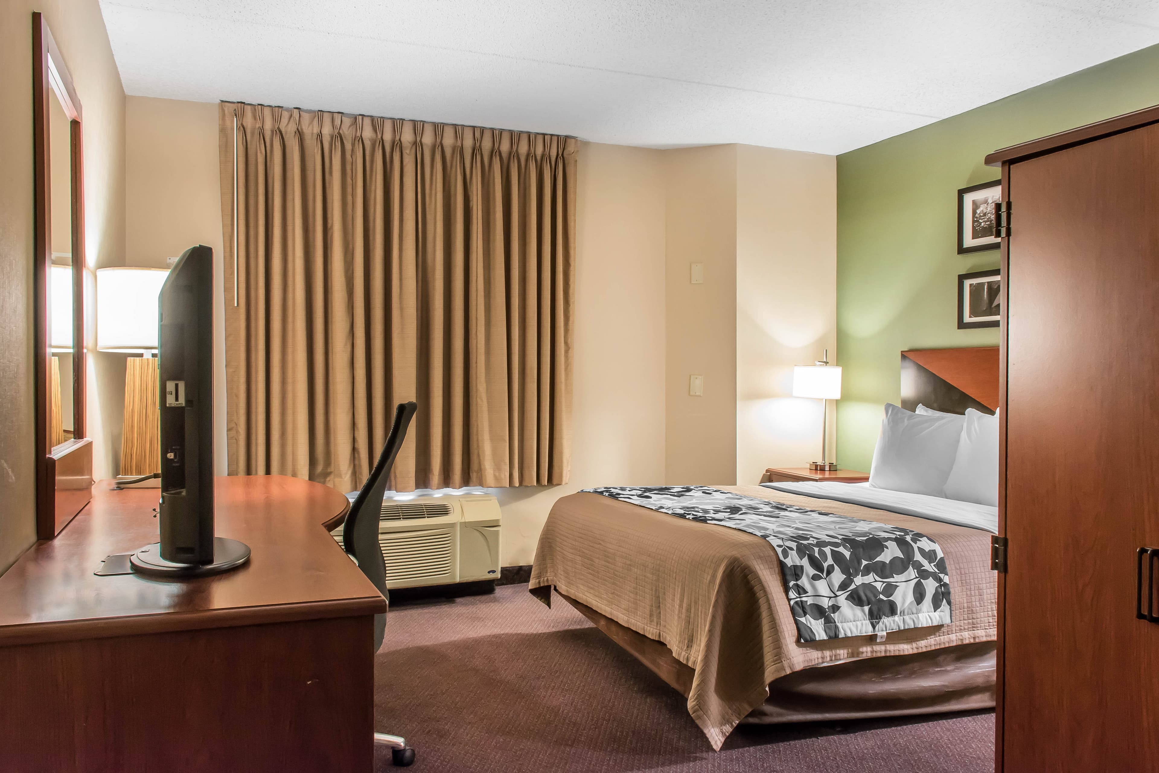 Sleep Inn & Suites of Lancaster County - Image 3