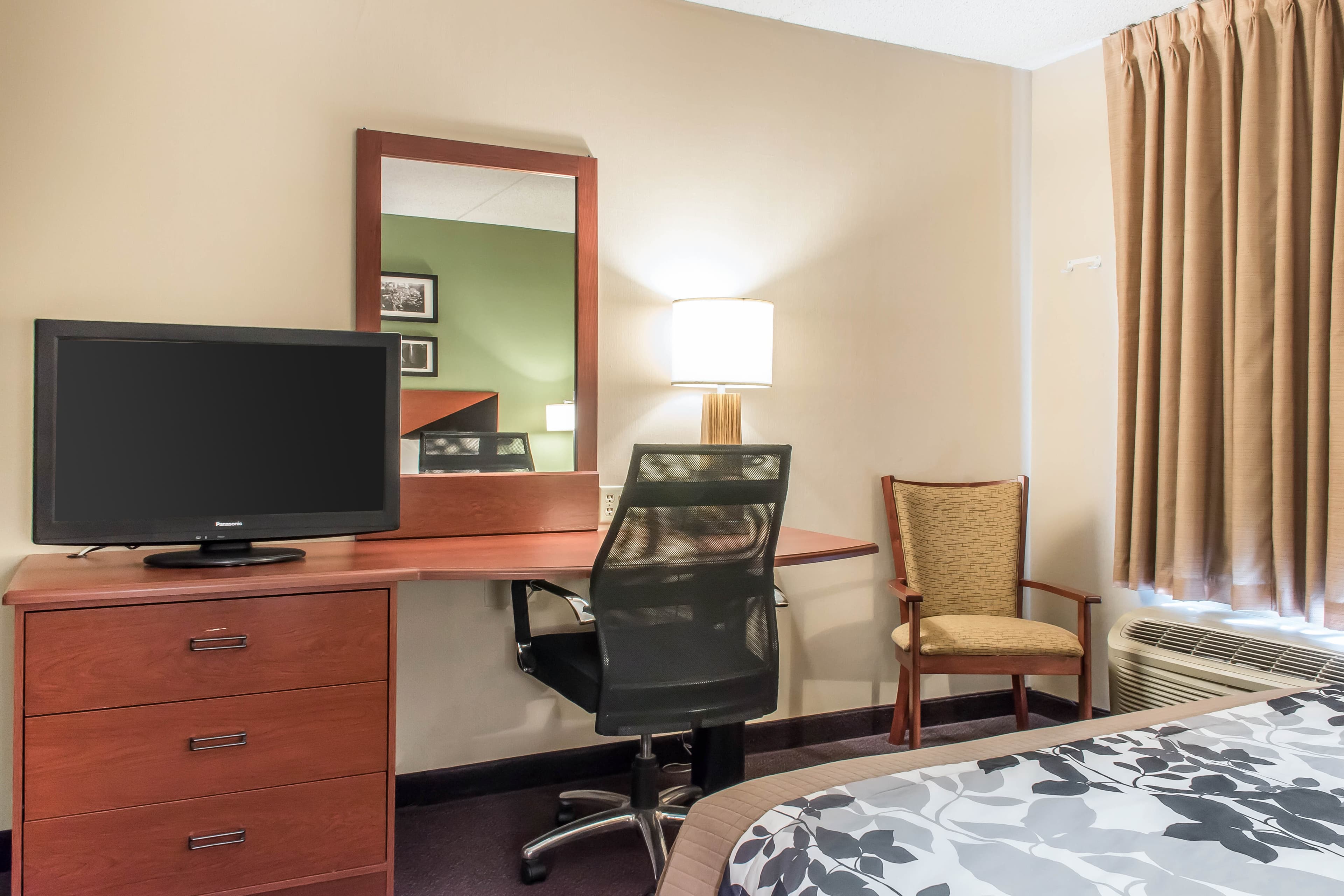 Sleep Inn & Suites of Lancaster County - Image 4