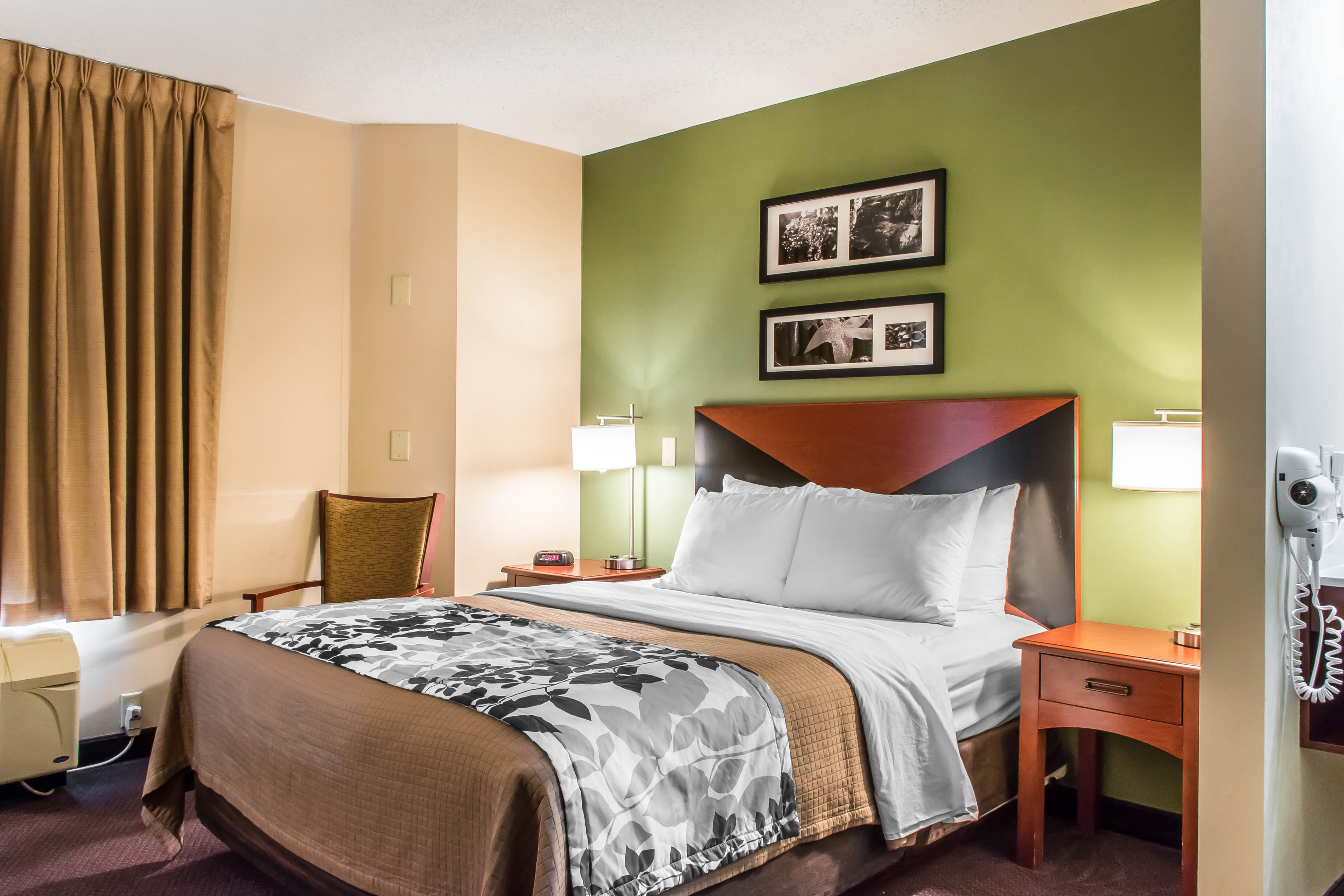Sleep Inn & Suites of Lancaster County - Image 1